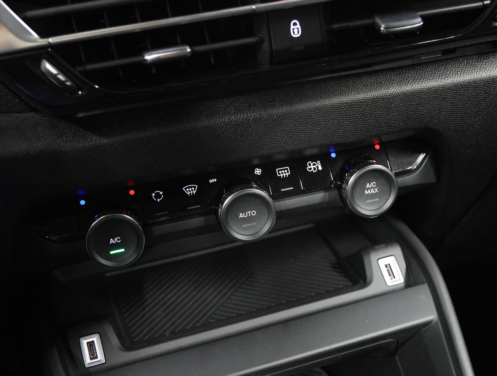 Foto van Citroen E-c4