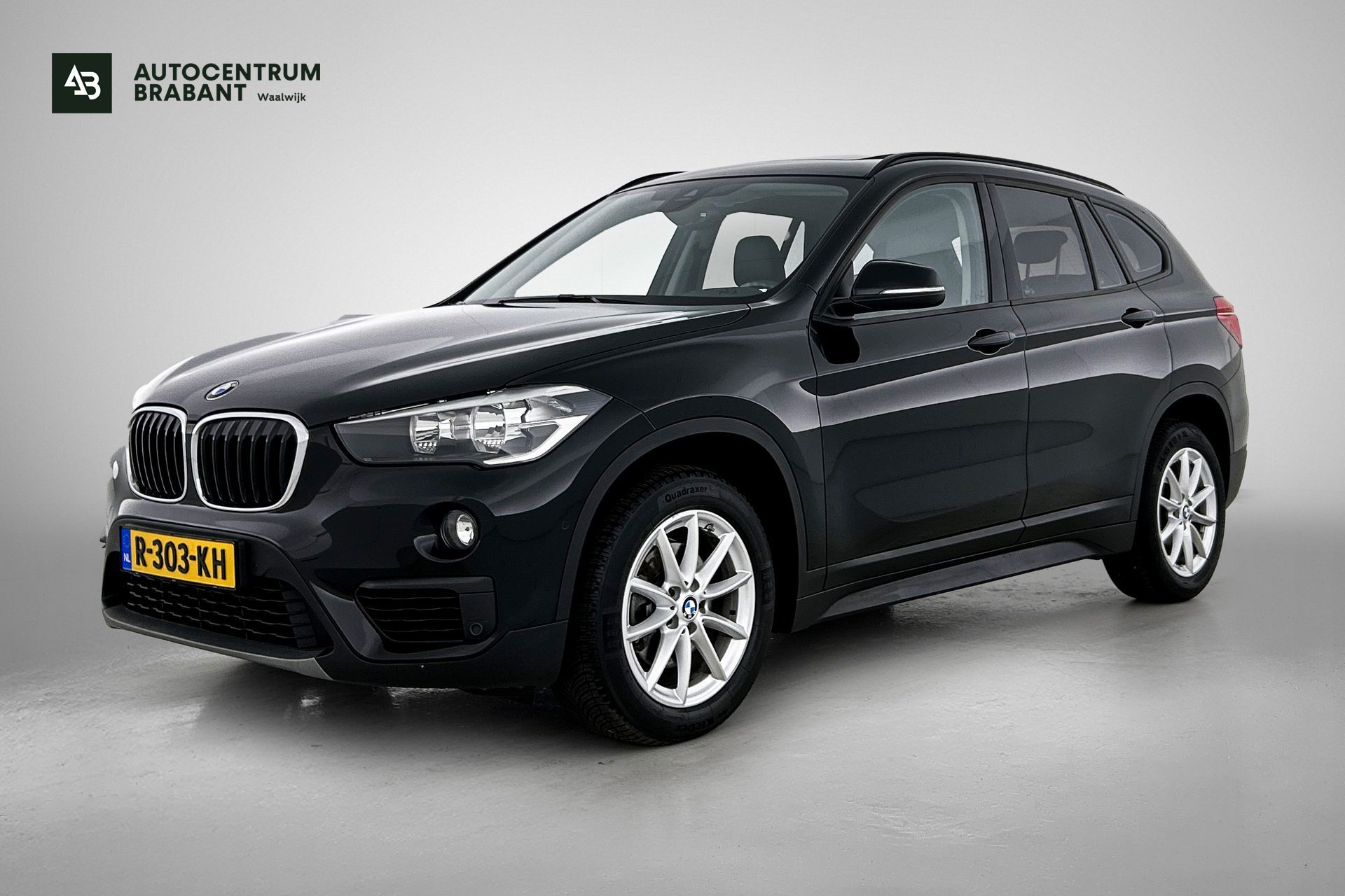 BMW X1 Sdrive18i SDrive18i Executive(Volledig Dealer OnderH, Panorama, Navi, StoelV, Parkeersensoren, Climate Con, Etc) 2017 - voorkant