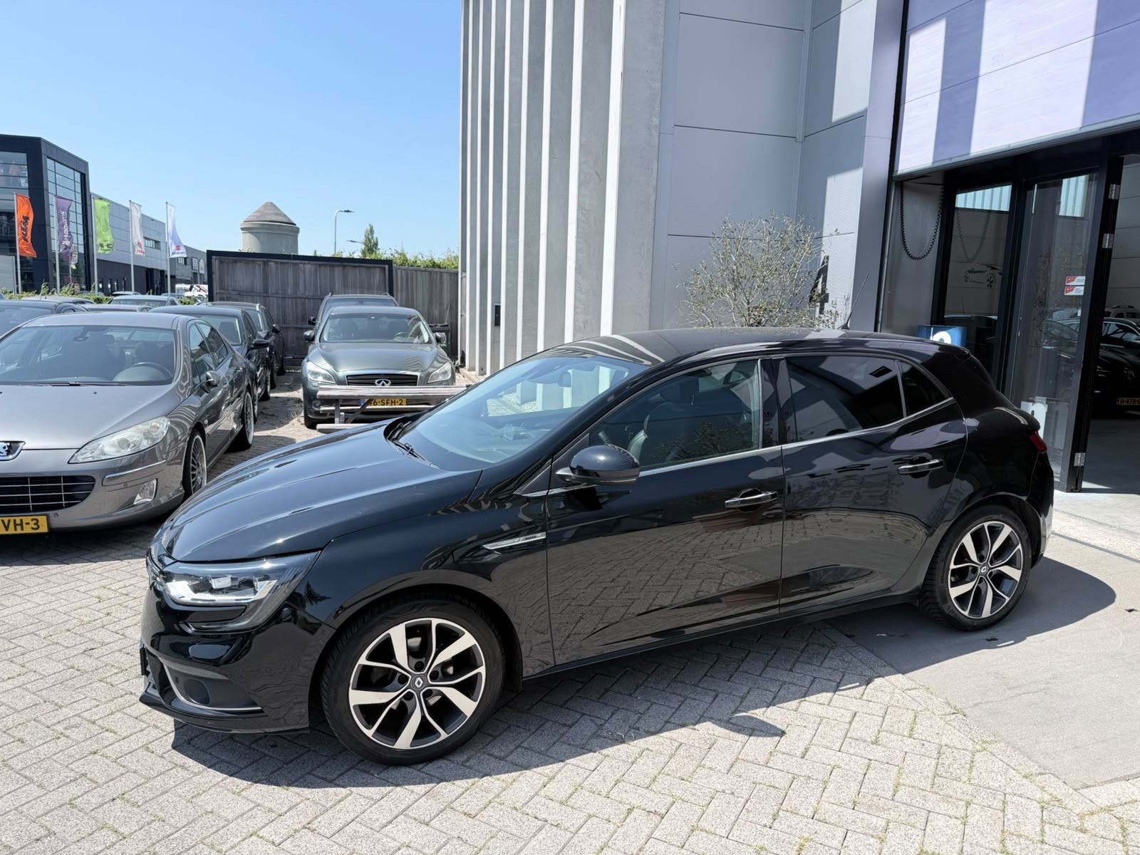 Renault Megane 1.2 TCe BOSE GT-Line! LED! CAMERA! VOL OPTIES! INRUIL MOGELIJK! 2016 - voorkant