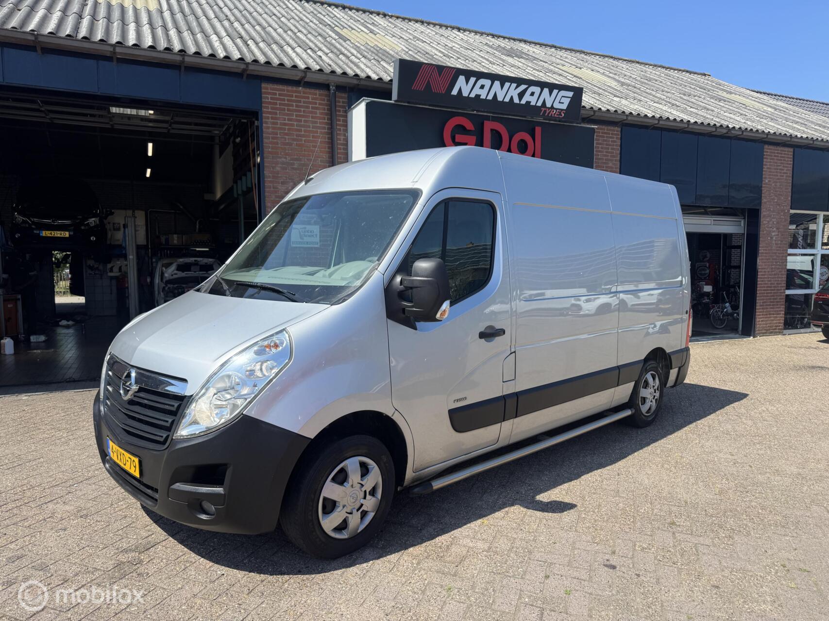 Opel Movano 2.3 CDTI L3H3 EL 2012 - voorkant
