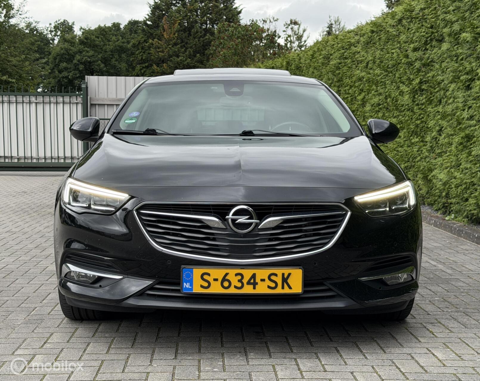 Foto van Opel Insignia Grand Sport
