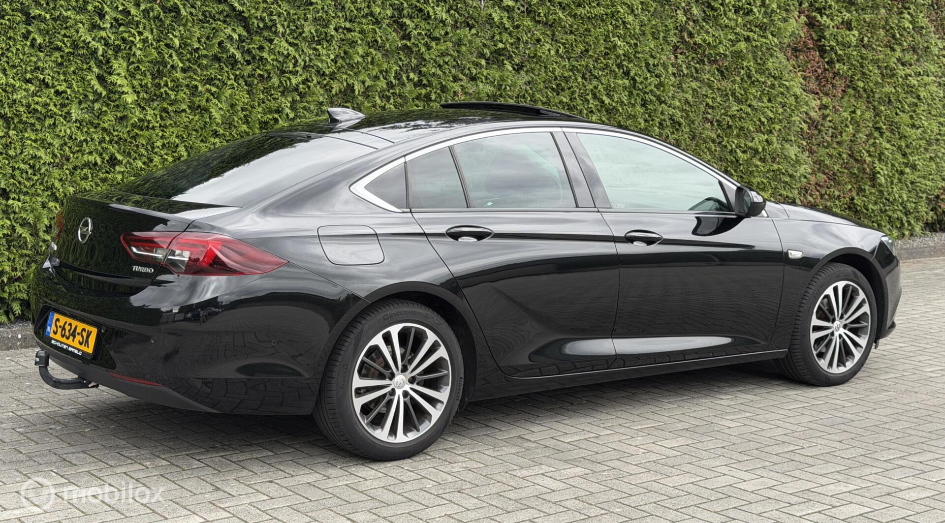 Foto van Opel Insignia Grand Sport