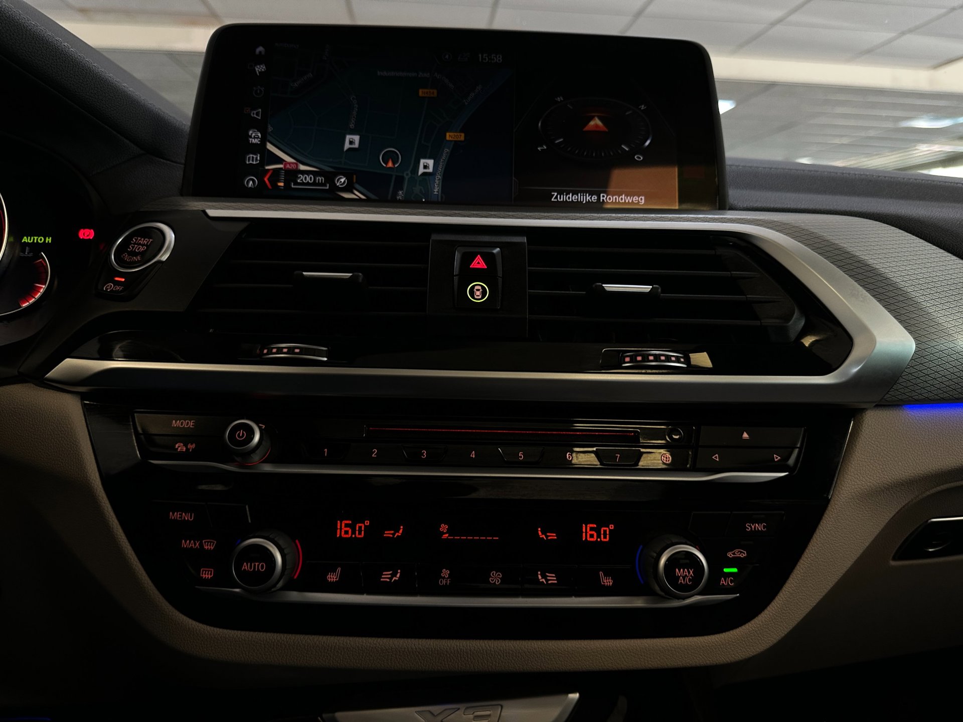 Foto van BMW X3 Xdrive20i