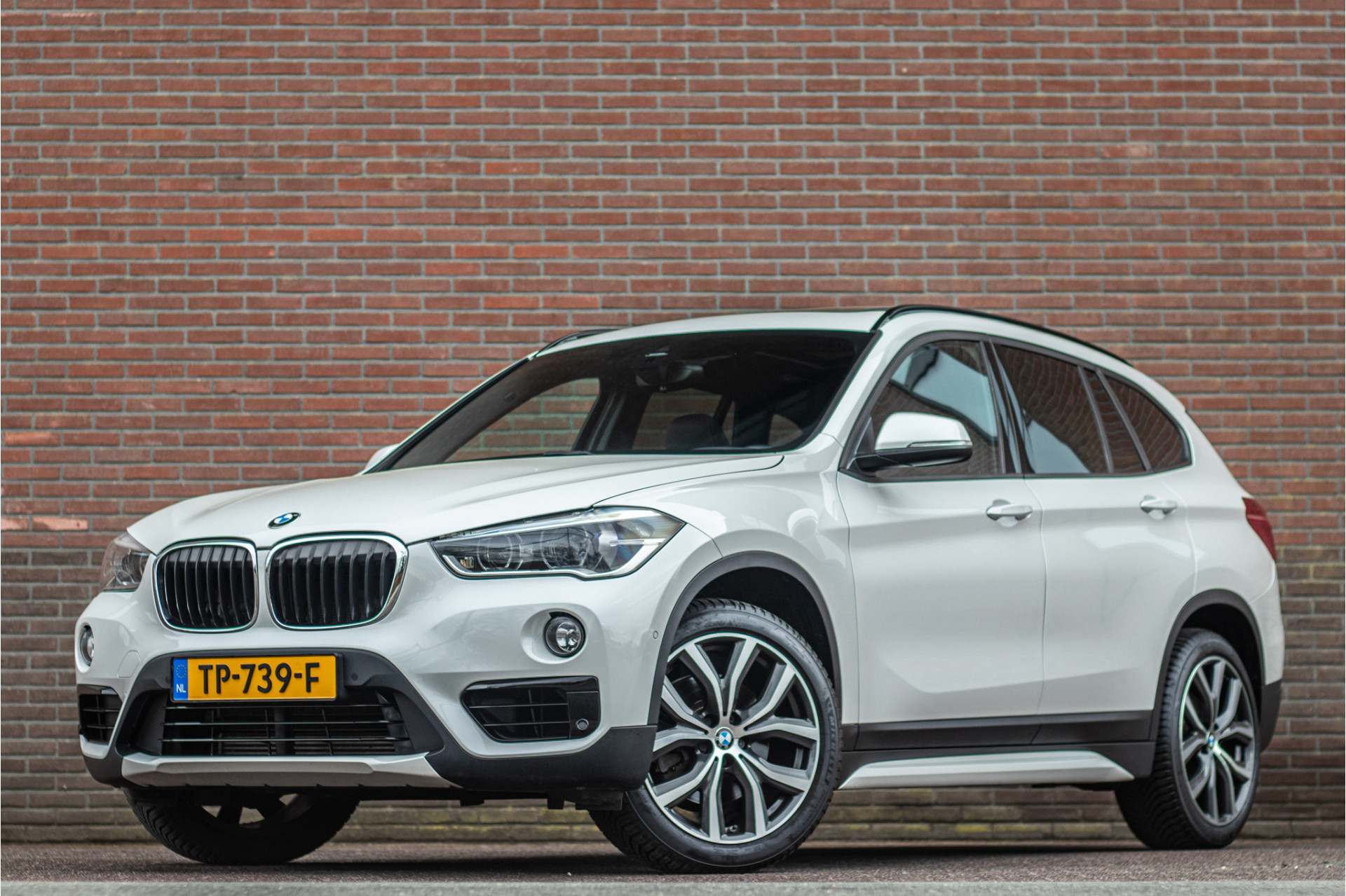 BMW X1 sDrive20i High Executive 2018 - voorkant
