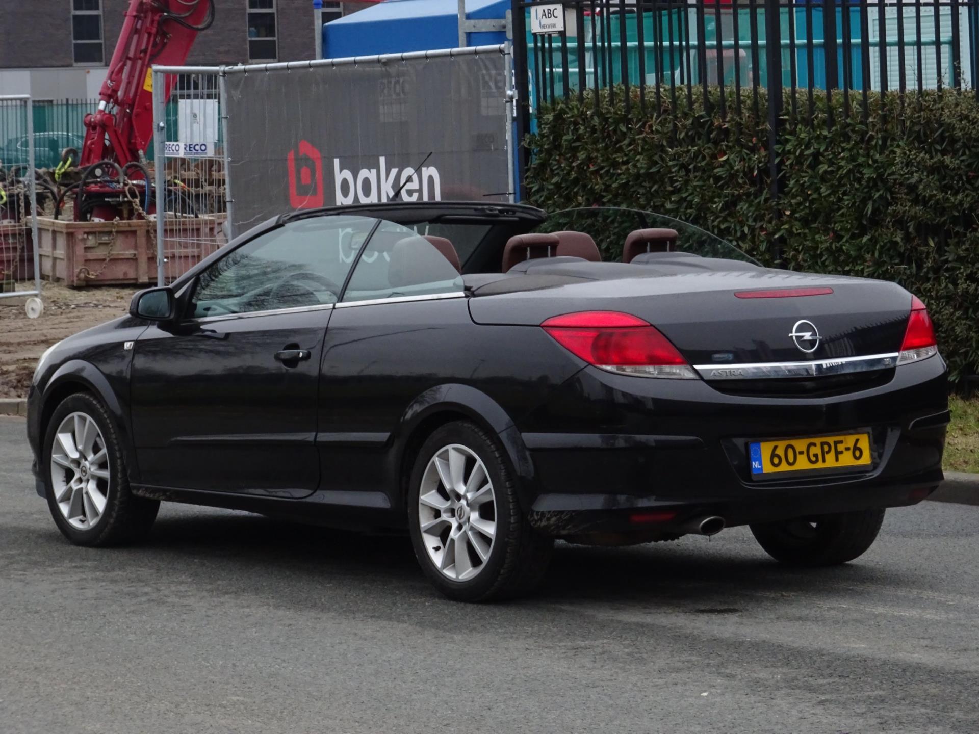 Foto van Opel Astra Twin Top