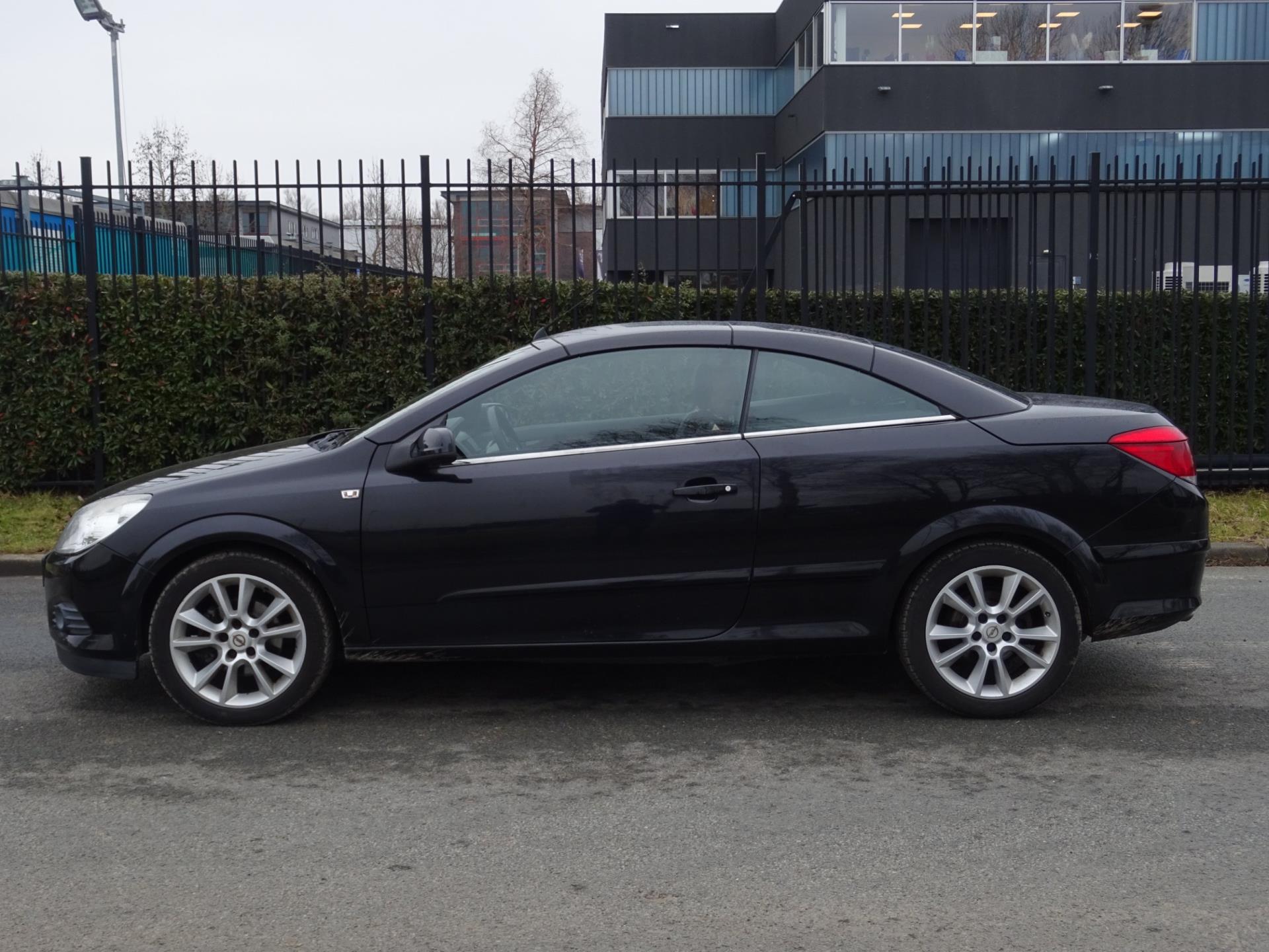 Foto van Opel Astra Twin Top