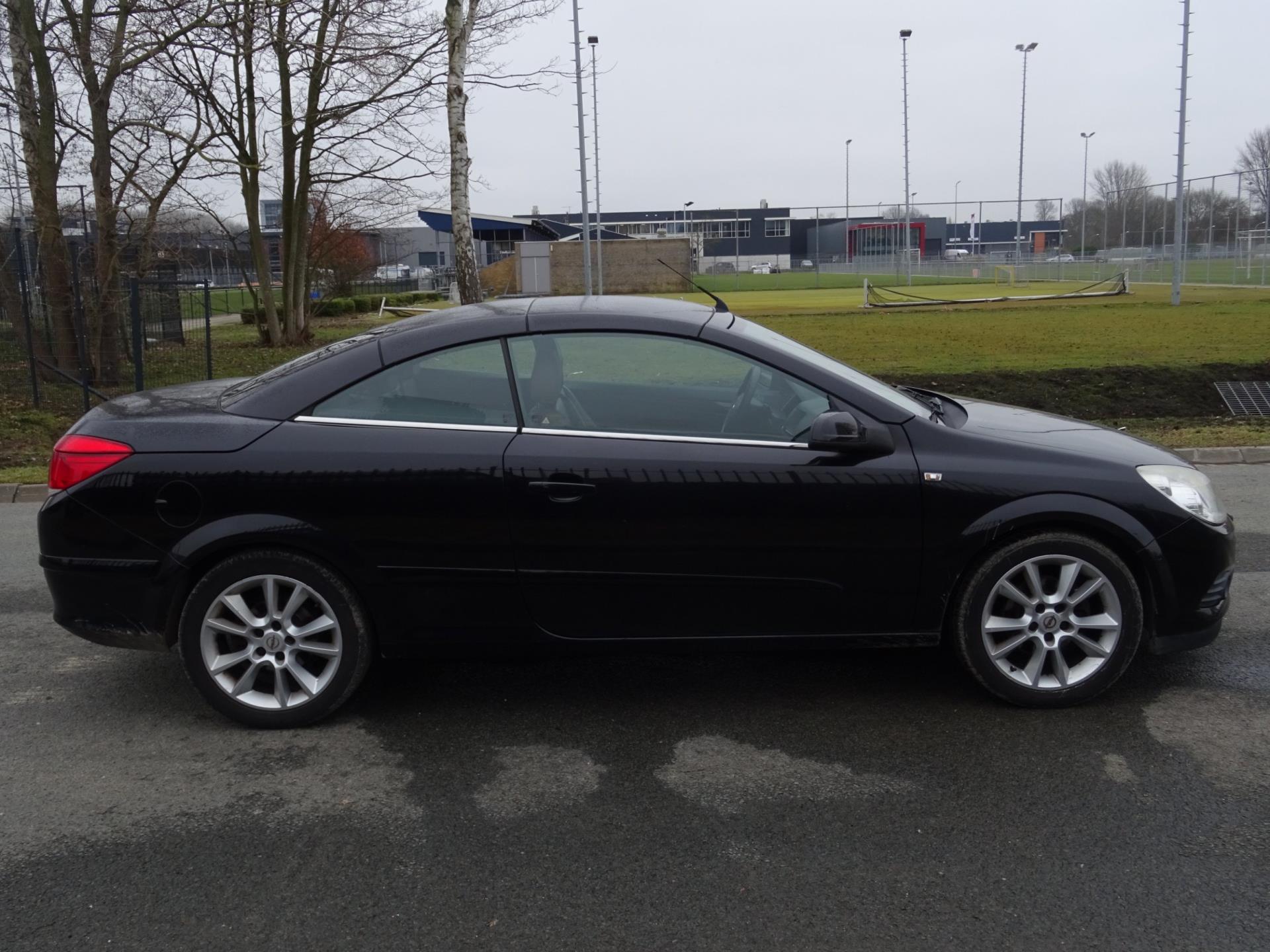 Foto van Opel Astra Twin Top