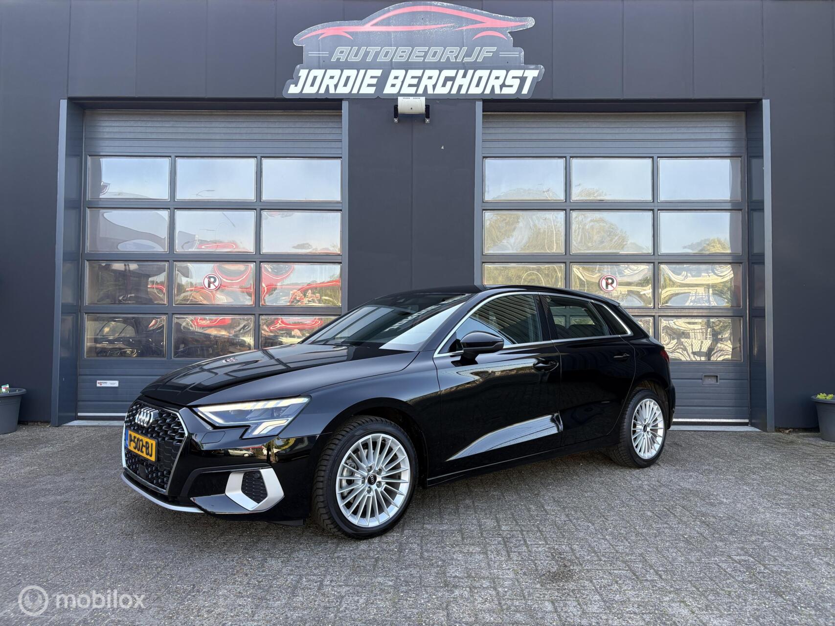 Audi A3 Sportback 30 TFSI Advanced edition Automaat 2022 - voorkant