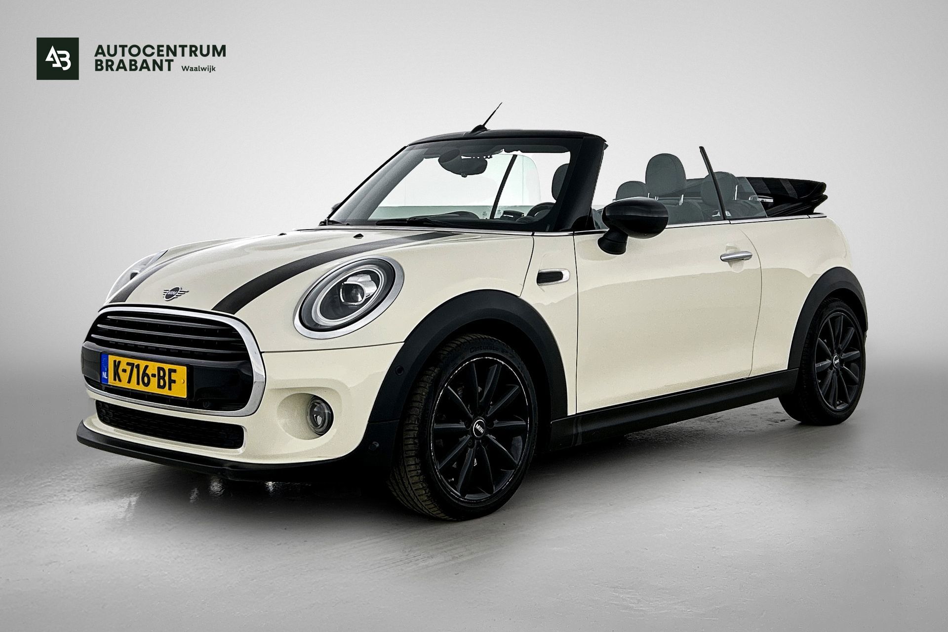 Mini Mini Cabrio 1.5 Cooper Chili Serious Business (Dealer OndH, Carplay, StoelV, Navi, Camera, PDC V+A, Etc) 2019 - voorkant