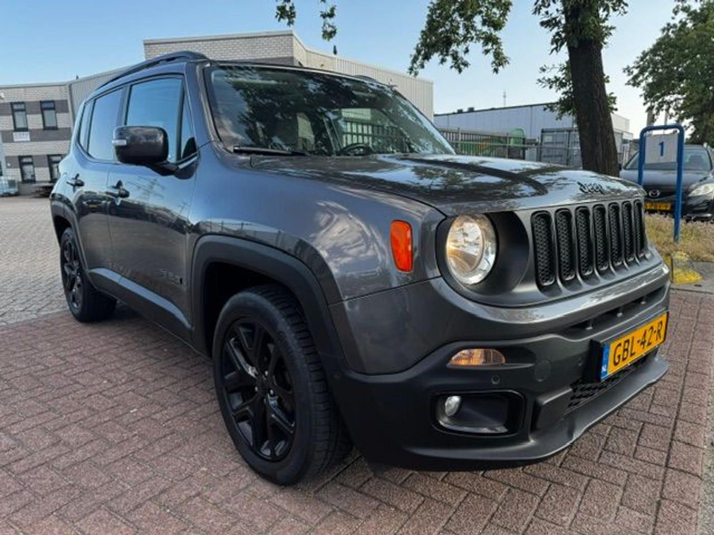 Jeep Renegade 1.4 MultiAir Night Eagle II Limited 2018 - voorkant