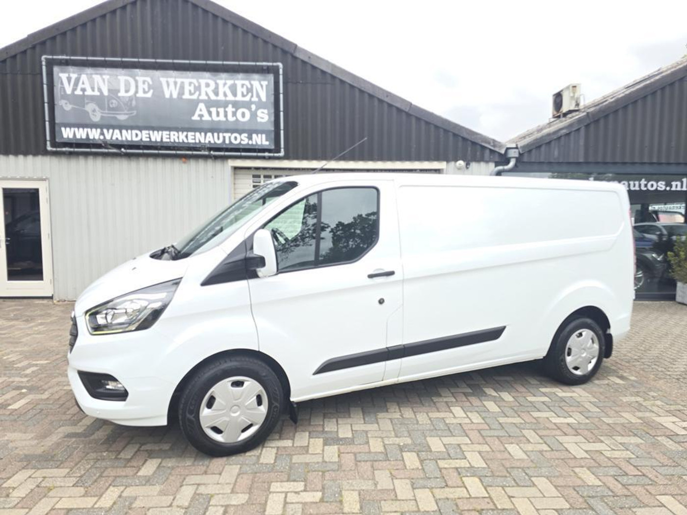 Ford Transit Custom 320 2.0 TDCI 131pk L2H1 Trend AUTOMAAT Airco|Cruise|Pdc v+a|Bijrijdersbank!! 2021 - voorkant