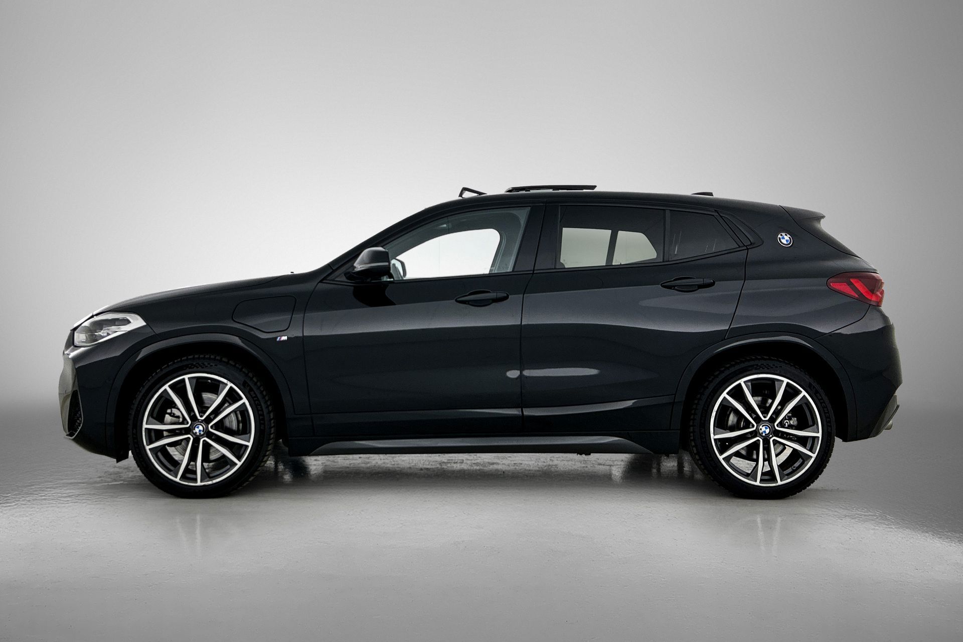 Foto van BMW X2 Xdrive25e