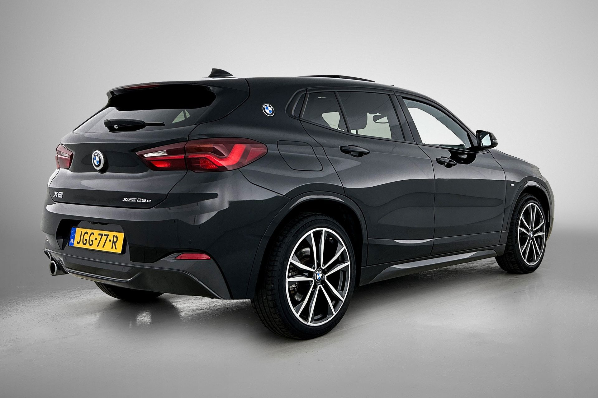 Foto van BMW X2 Xdrive25e