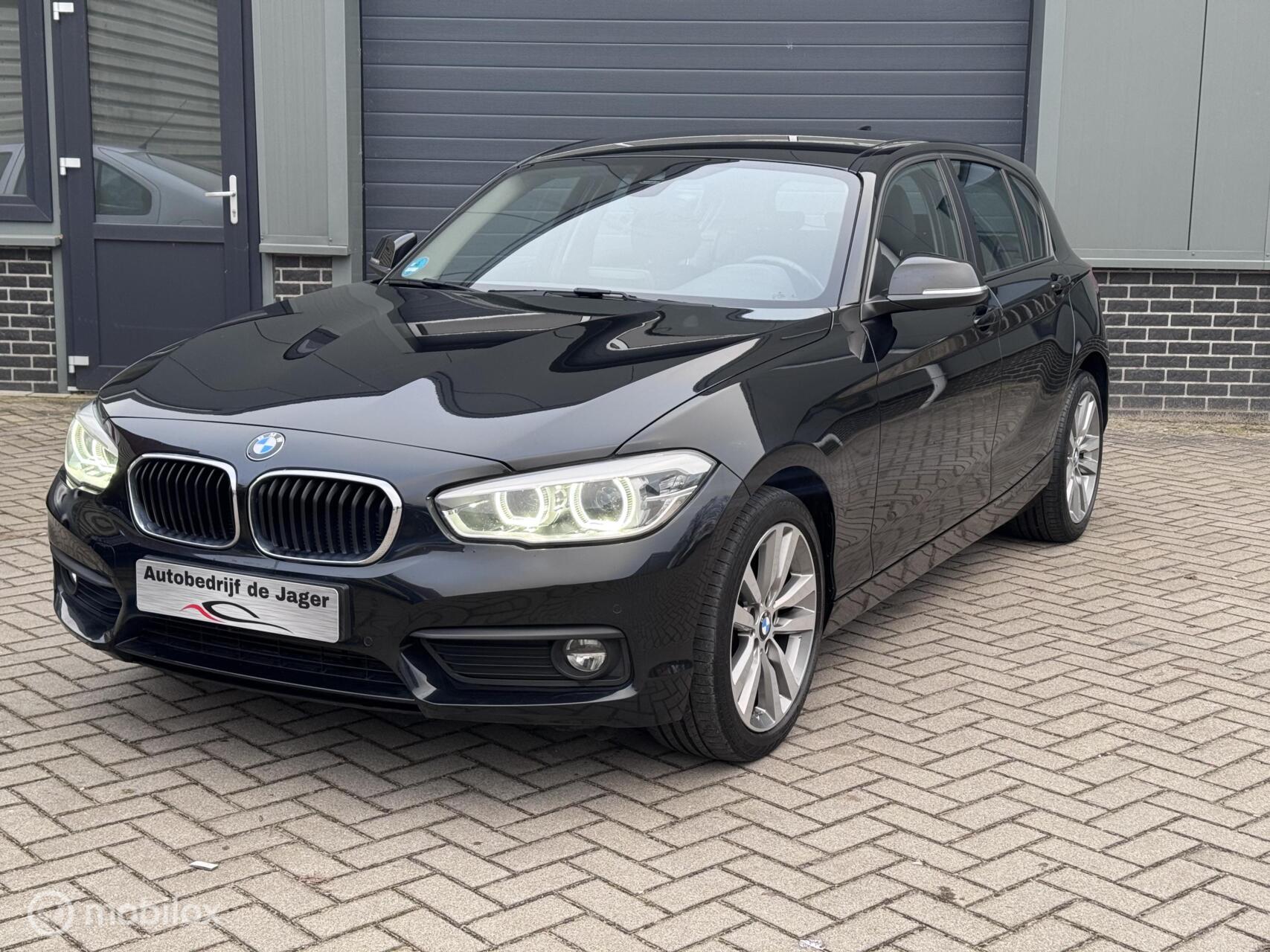 BMW 118i 118i Sport Line/ 1e EIG. AFK./ D. ONDERH./ AIRCO 2018 - voorkant