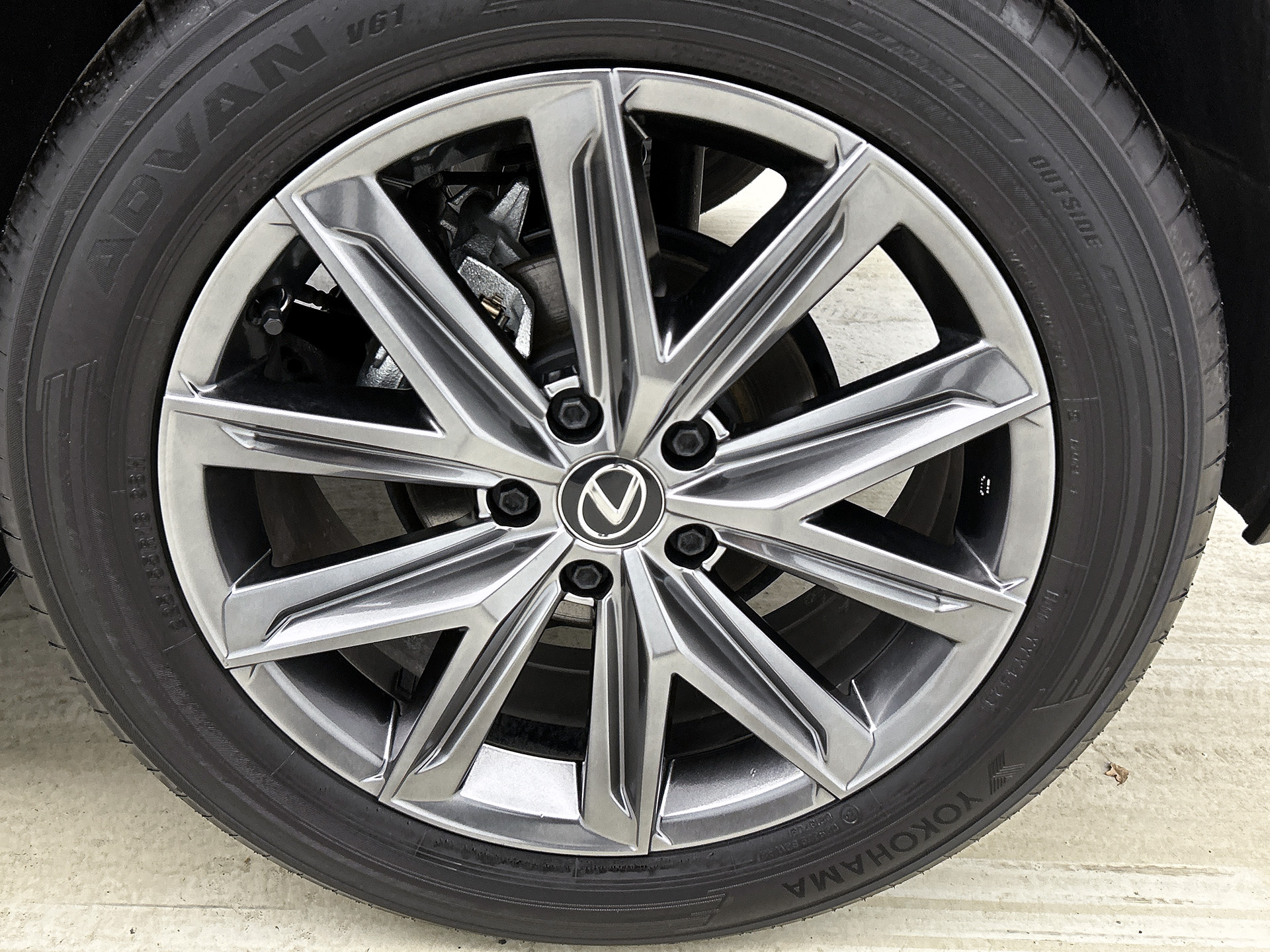 Foto van Lexus Lexus LBX