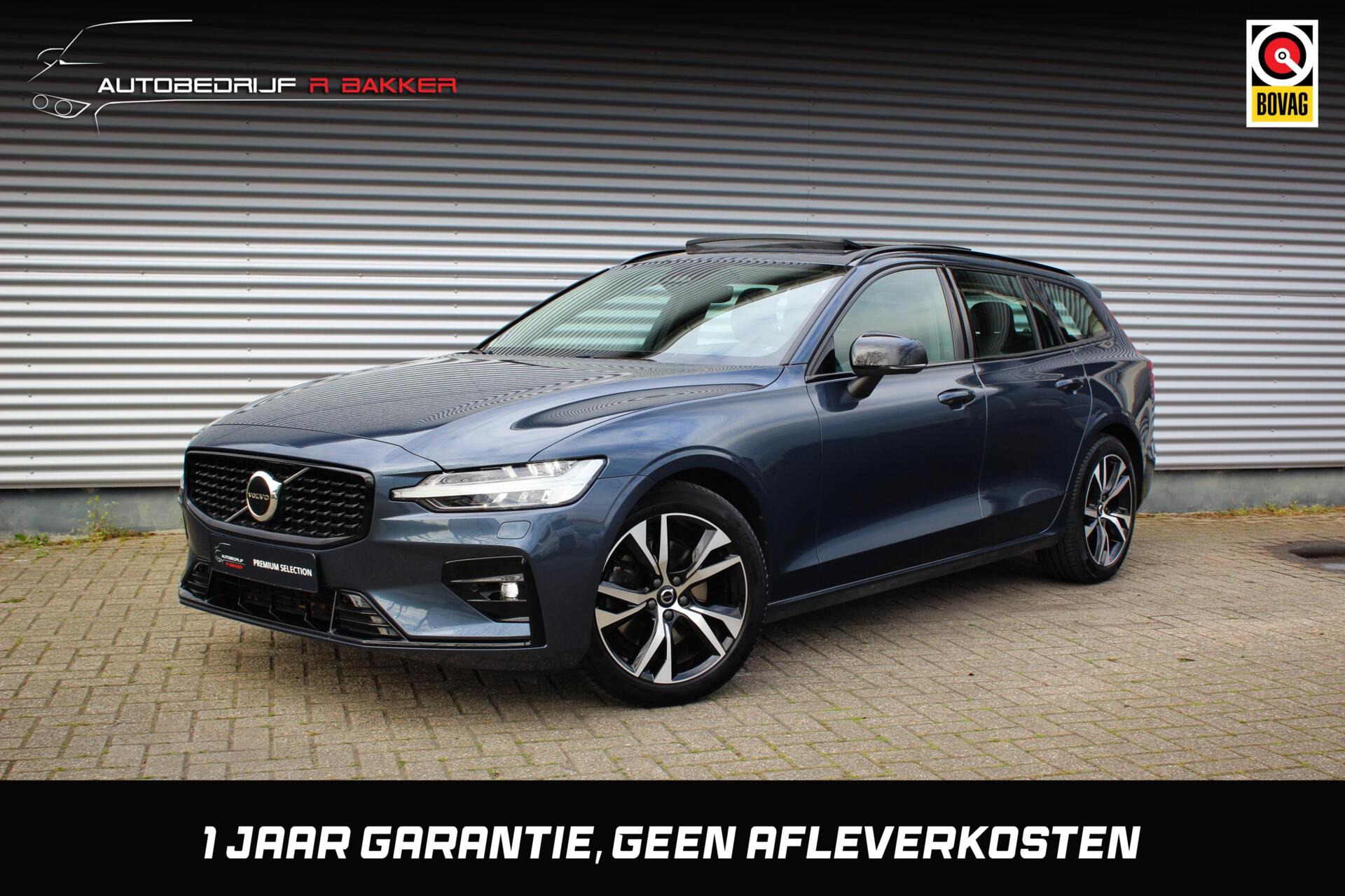 Volvo V60 2.0 B3 MHEV Ultimate Dark // Panoramadak | Harman Kardon | Leder | HUD | Memory | Stoelverwarming V+A 2023 - voorkant