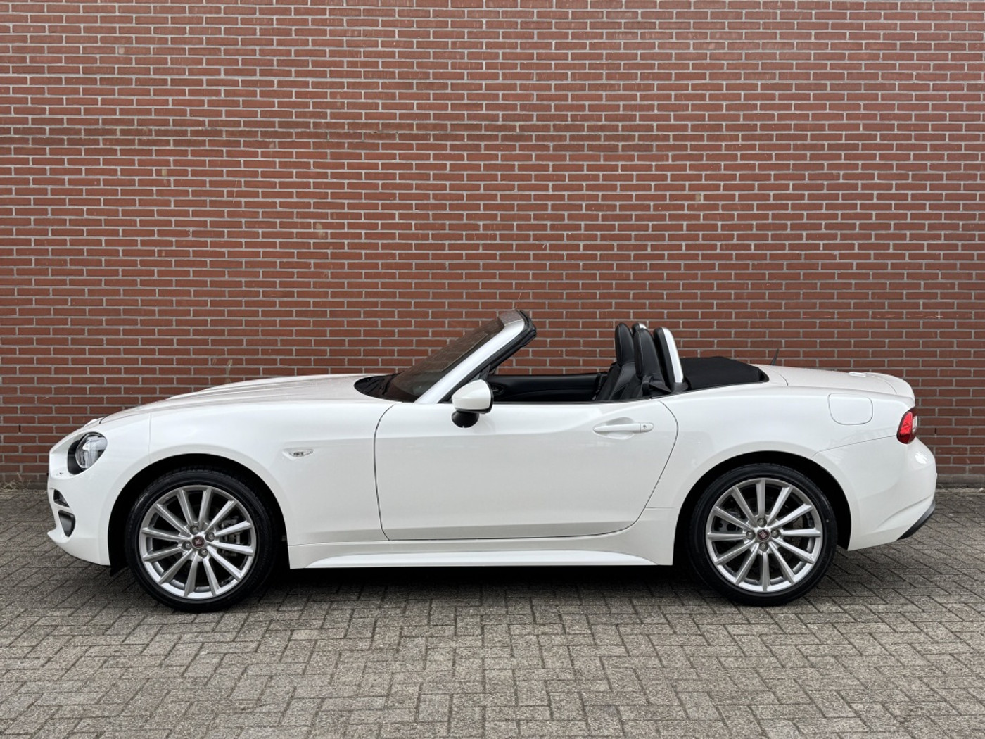 Foto van Fiat 124 Spider