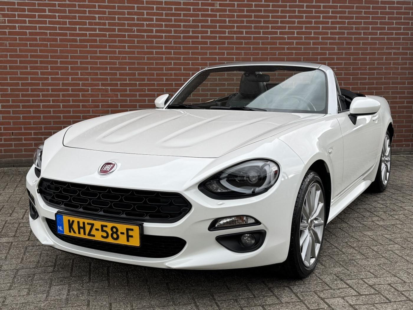 Foto van Fiat 124 Spider