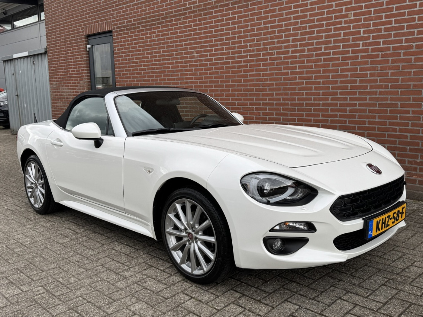 Foto van Fiat 124 Spider