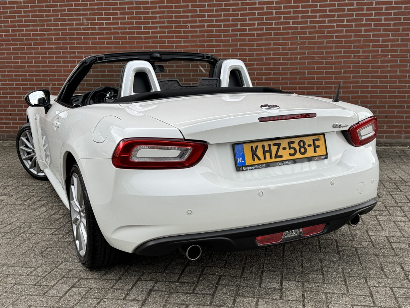 Foto van Fiat 124 Spider
