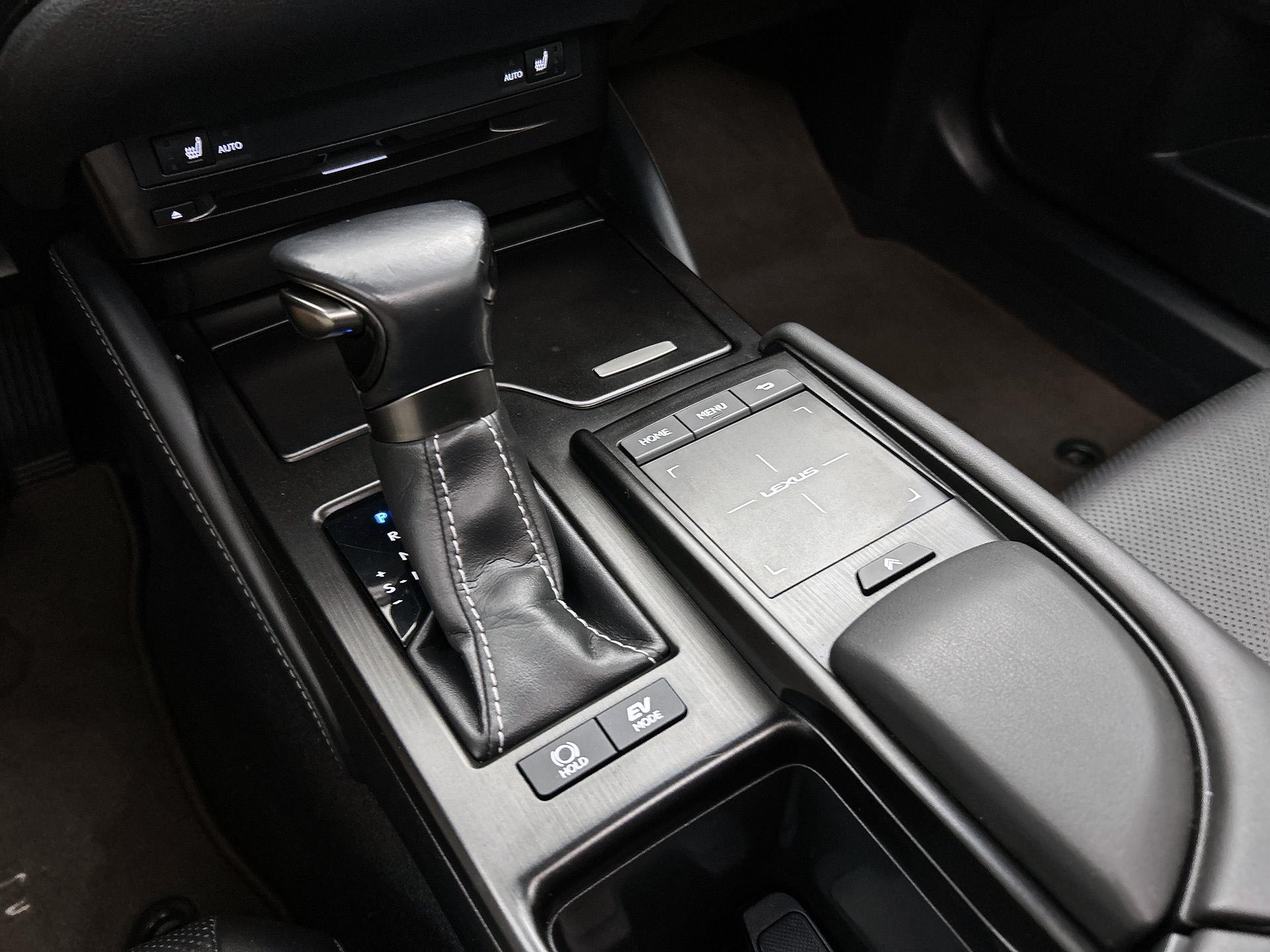 Foto van Lexus Lexus Es300h
