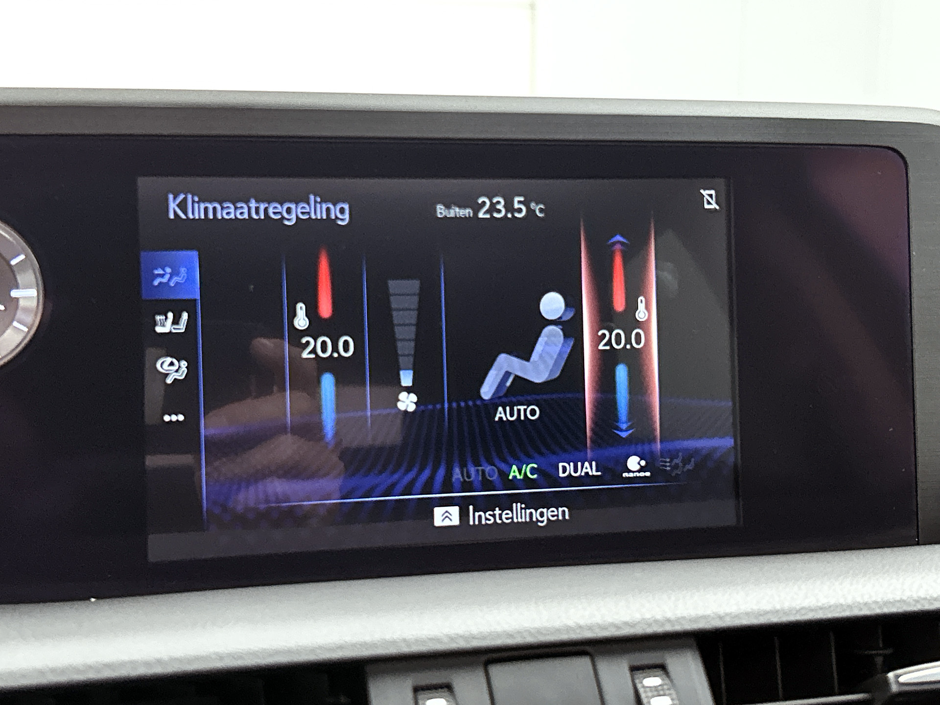 Foto van Lexus Lexus Es300h