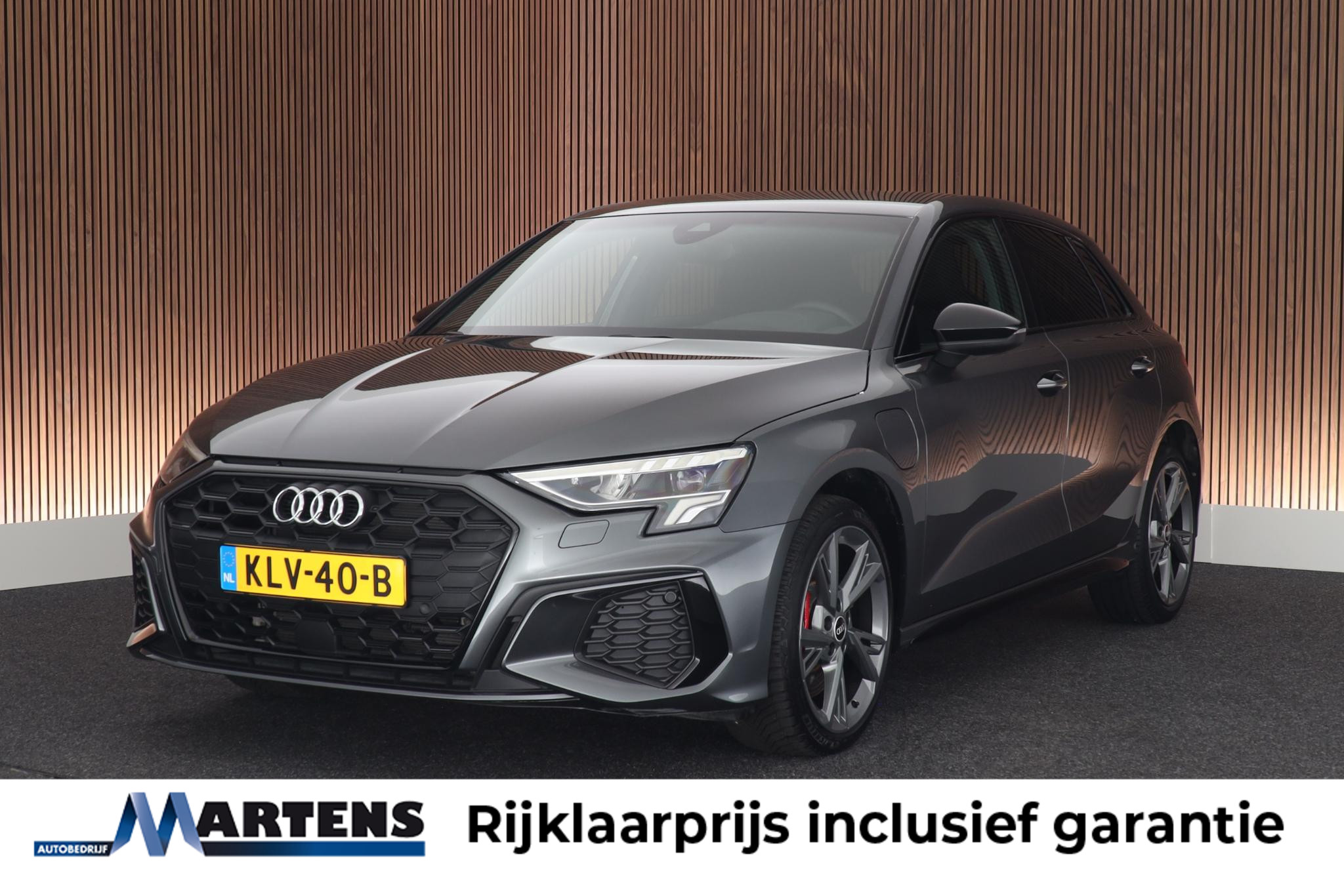 Audi A3 45 TFSIe 45 TFSI e 245pk S edition Competition 2022 - voorkant