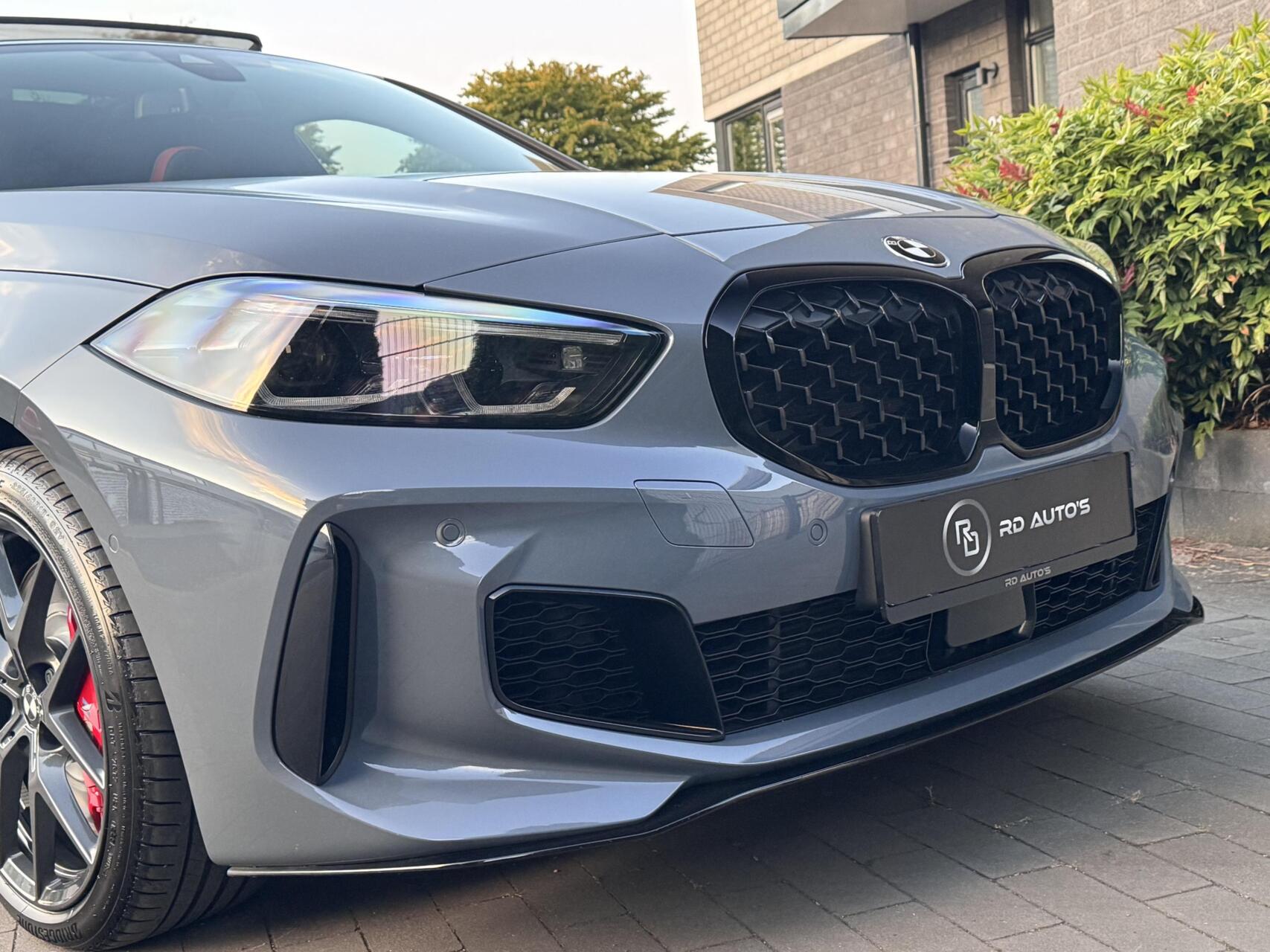 Foto van BMW M135i xDrive