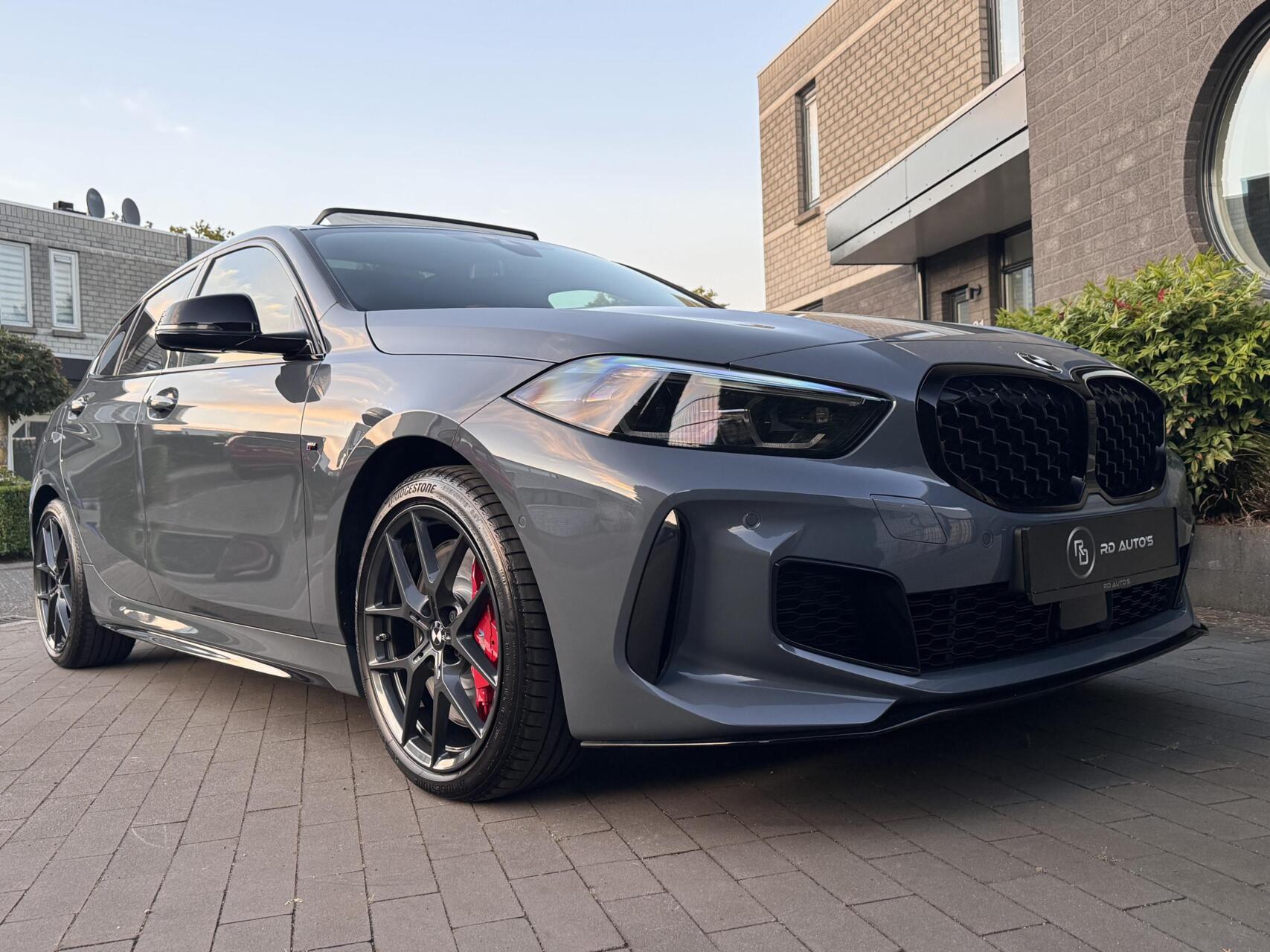 Foto van BMW M135i xDrive