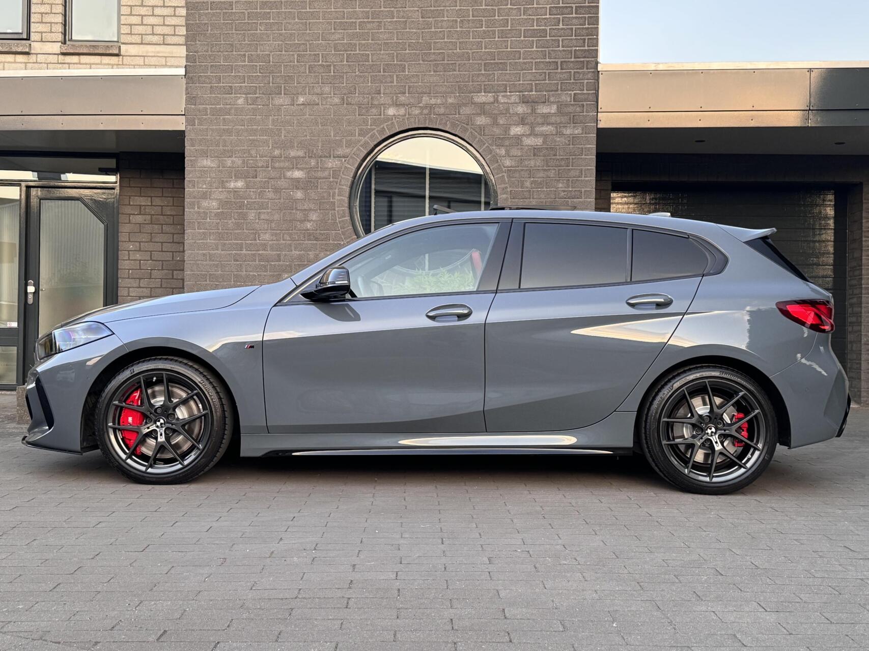 Foto van BMW M135i xDrive