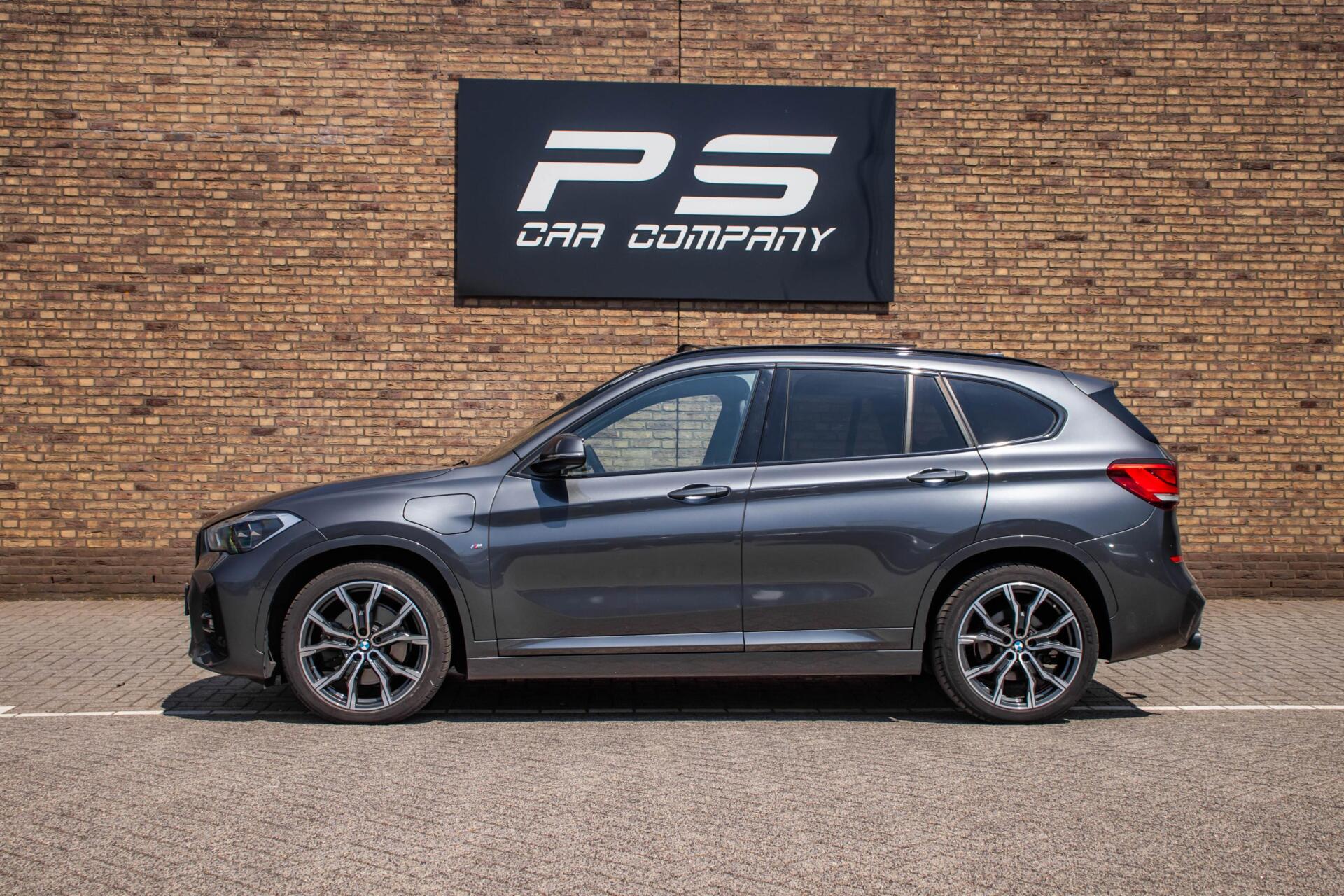 Foto van BMW X1 Xdrive25e