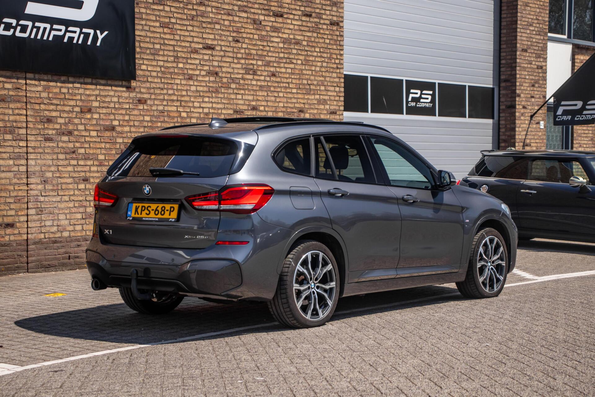 Foto van BMW X1 Xdrive25e
