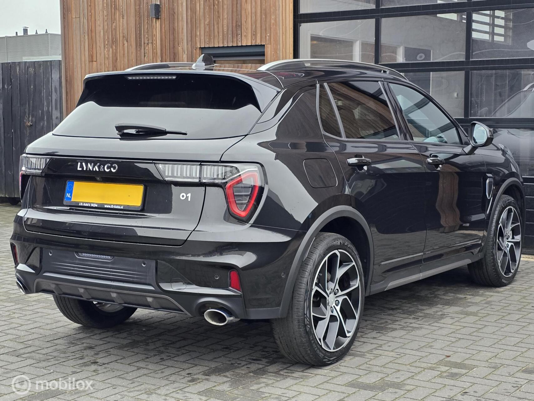 Foto van LYNK & Co 01