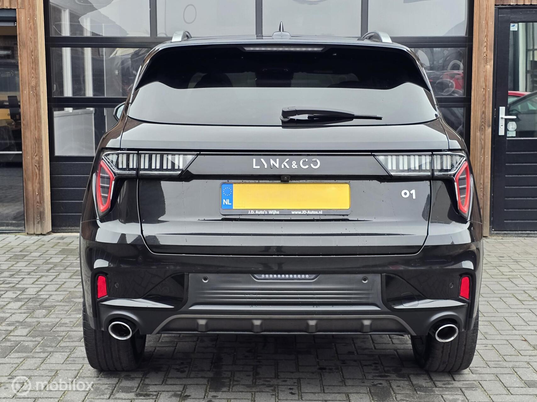 Foto van LYNK & Co 01