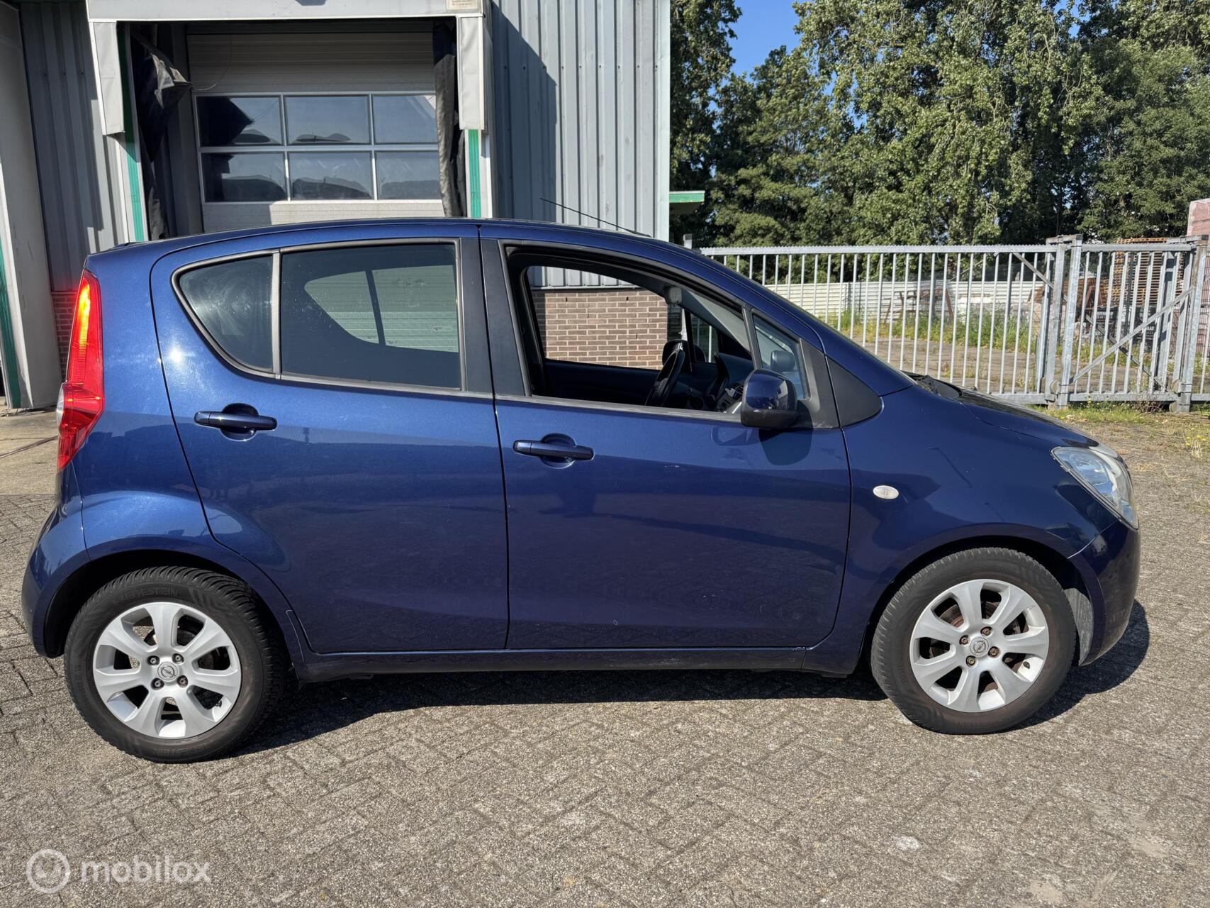 Foto van Opel Agila
