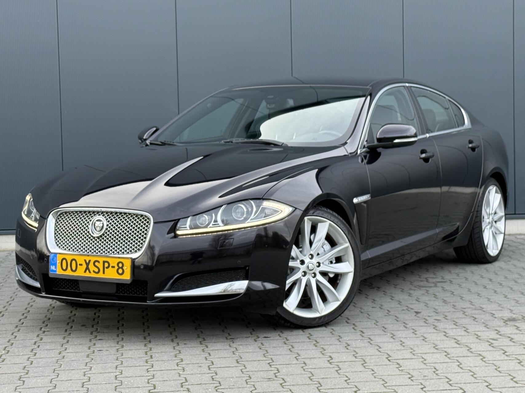 Jaguar XF 5.0 V8 385PK Portfolio Nieuw Model - Leder - Alcantara Hemel 2011 - voorkant