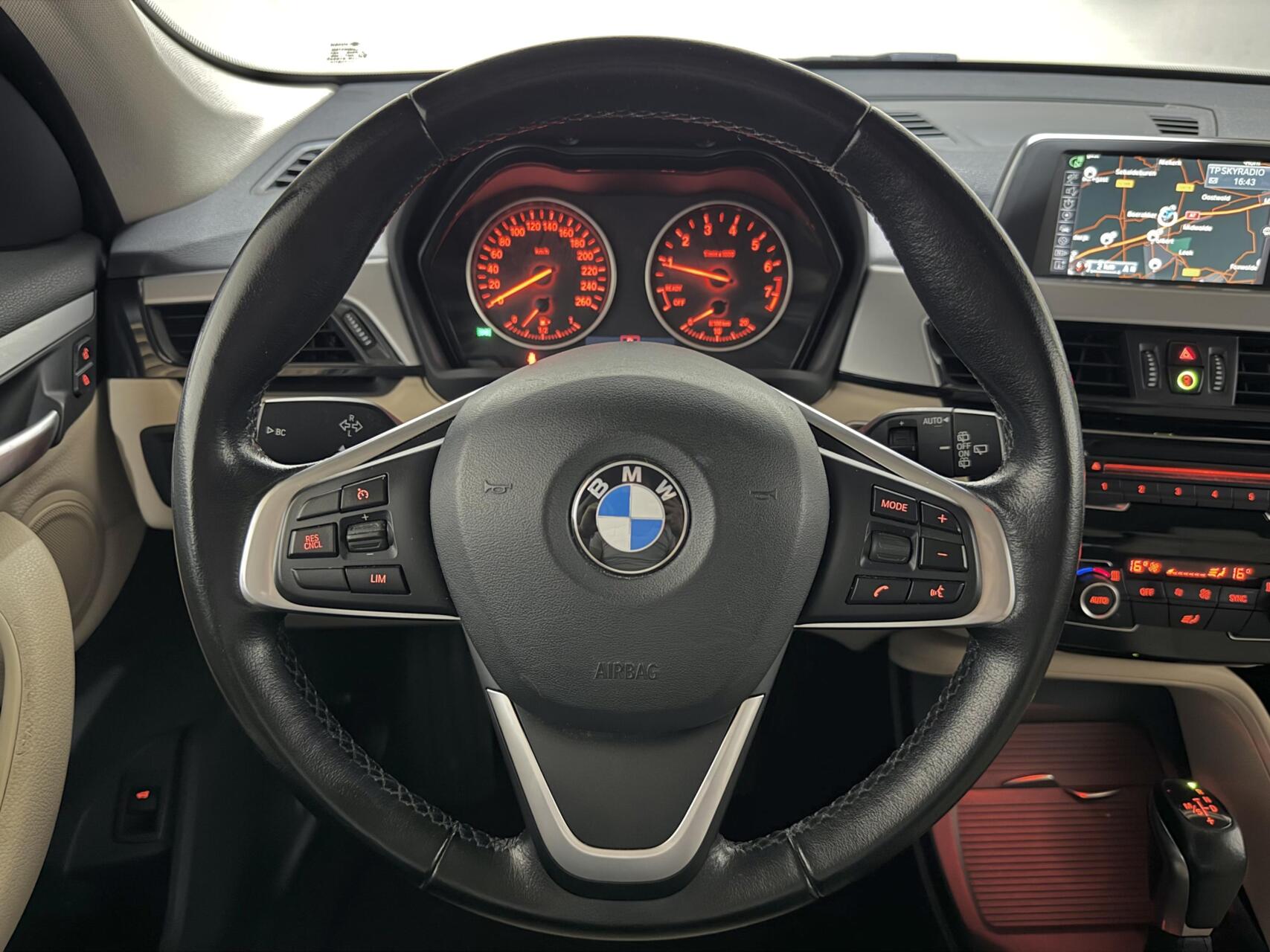 Foto van BMW X1 Sdrive18i