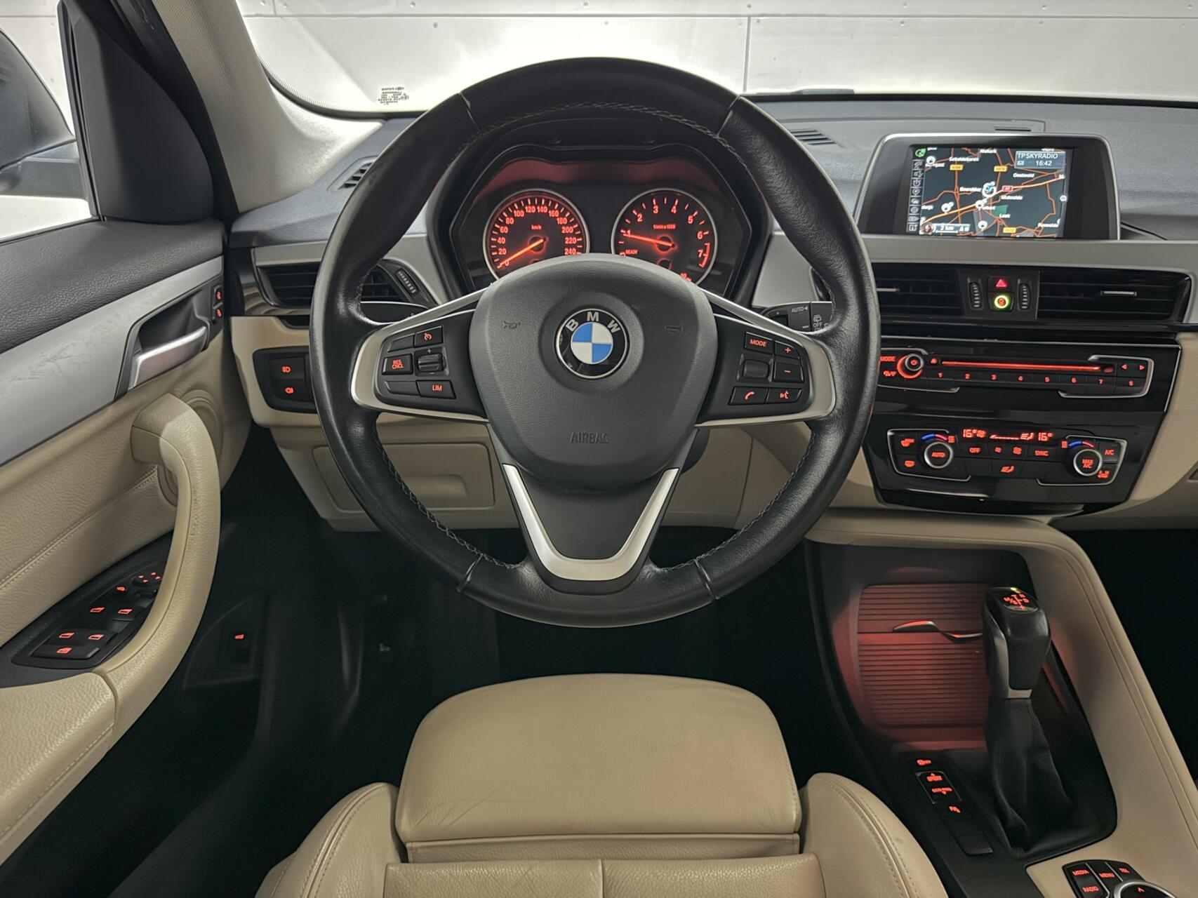 Foto van BMW X1 Sdrive18i