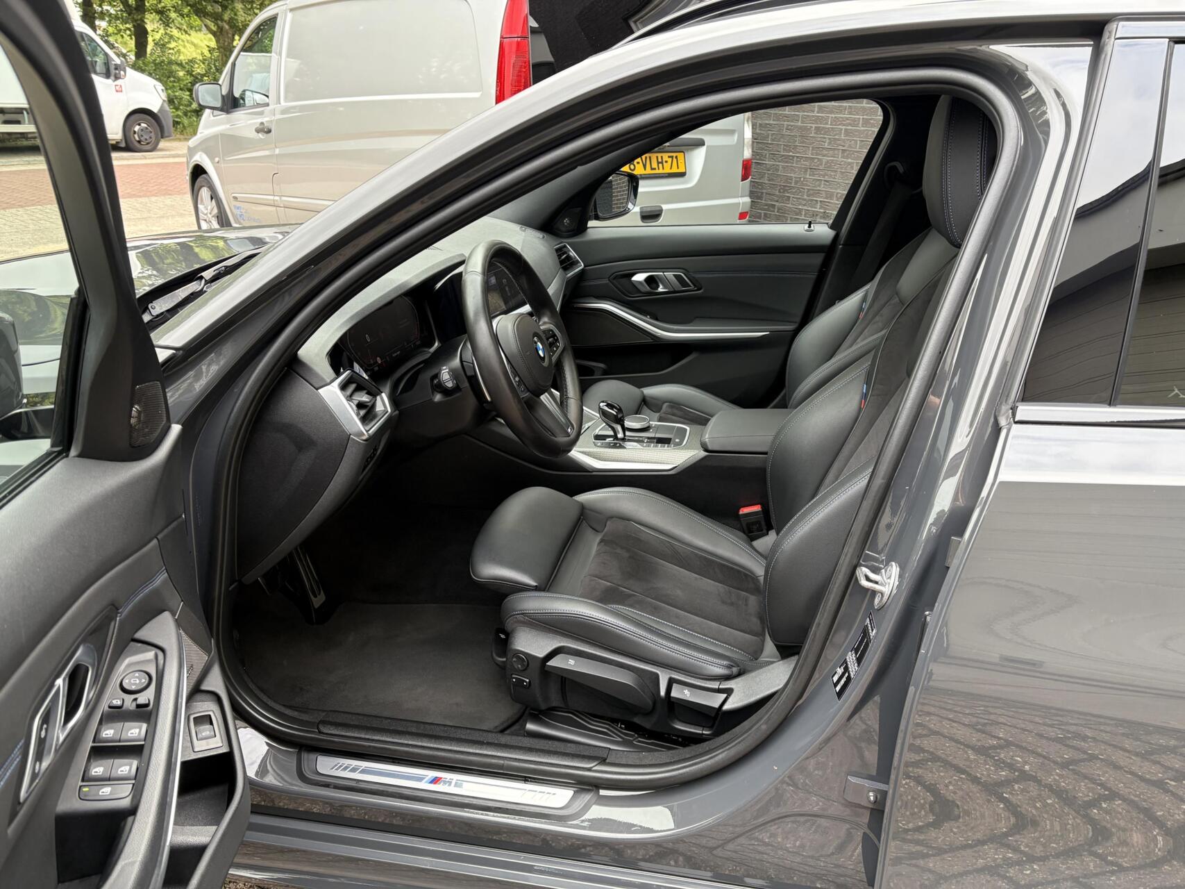 Foto van BMW 330i