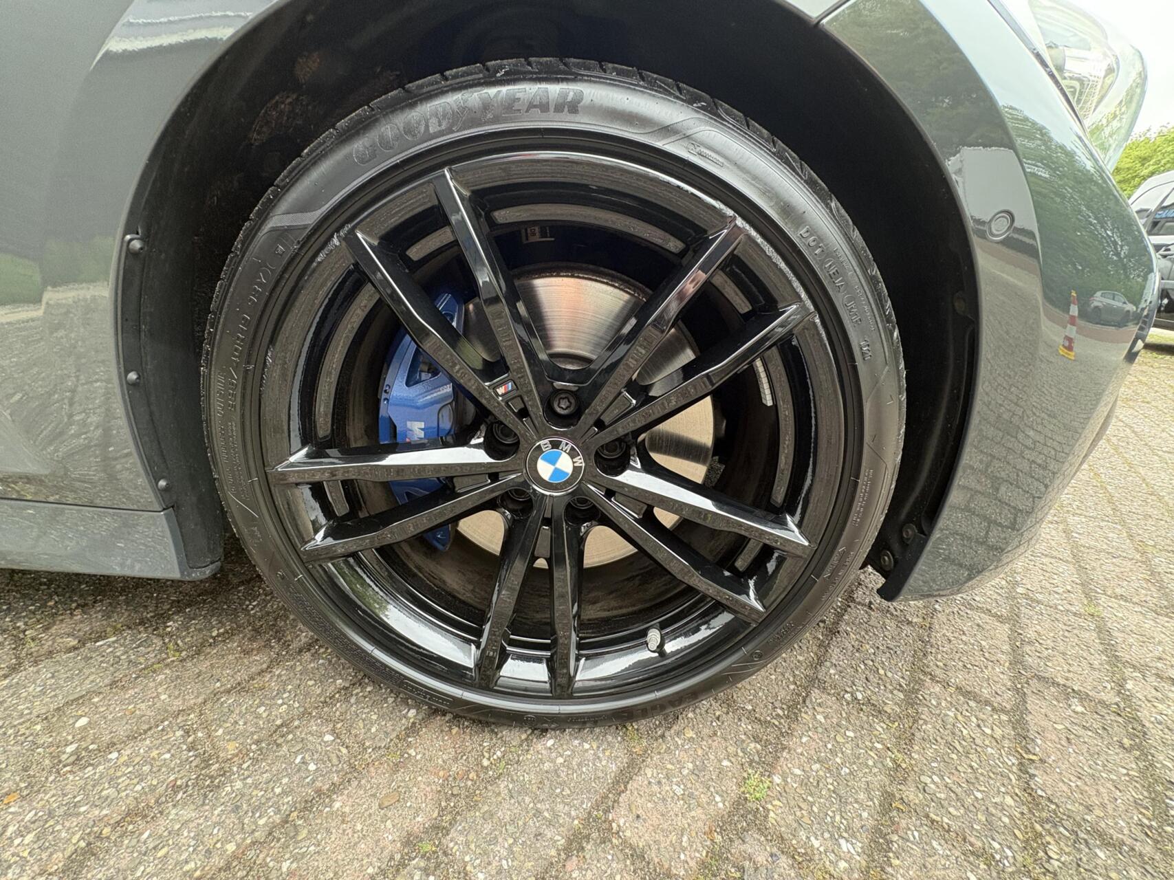 Foto van BMW 330i
