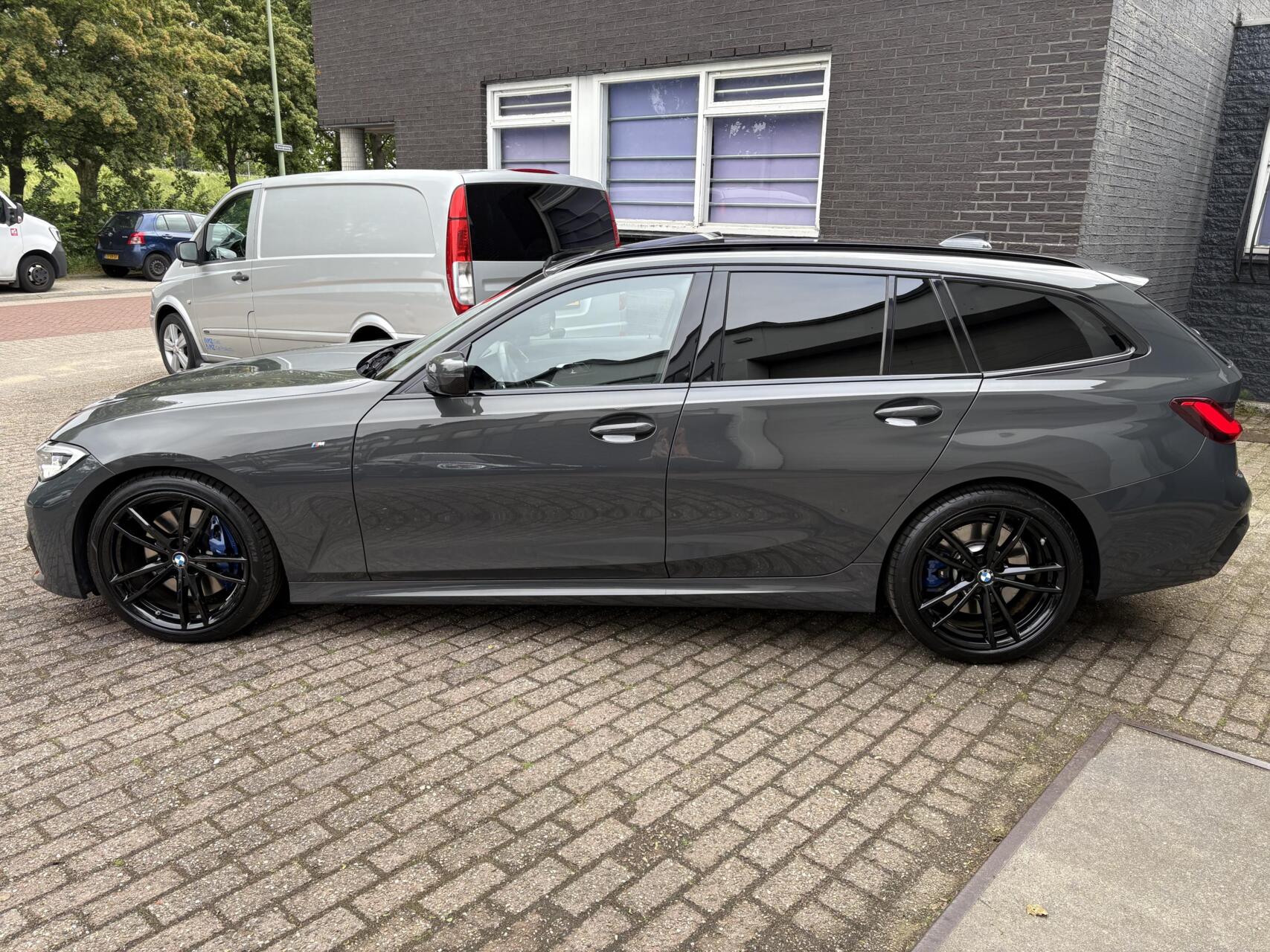Foto van BMW 330i