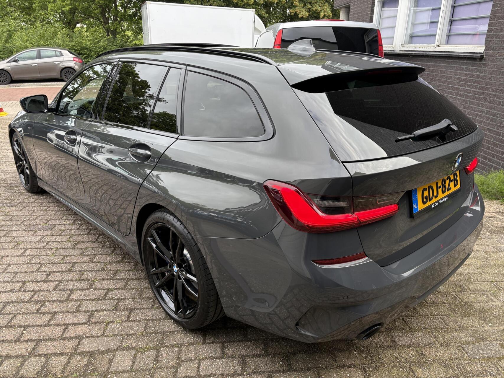 Foto van BMW 330i
