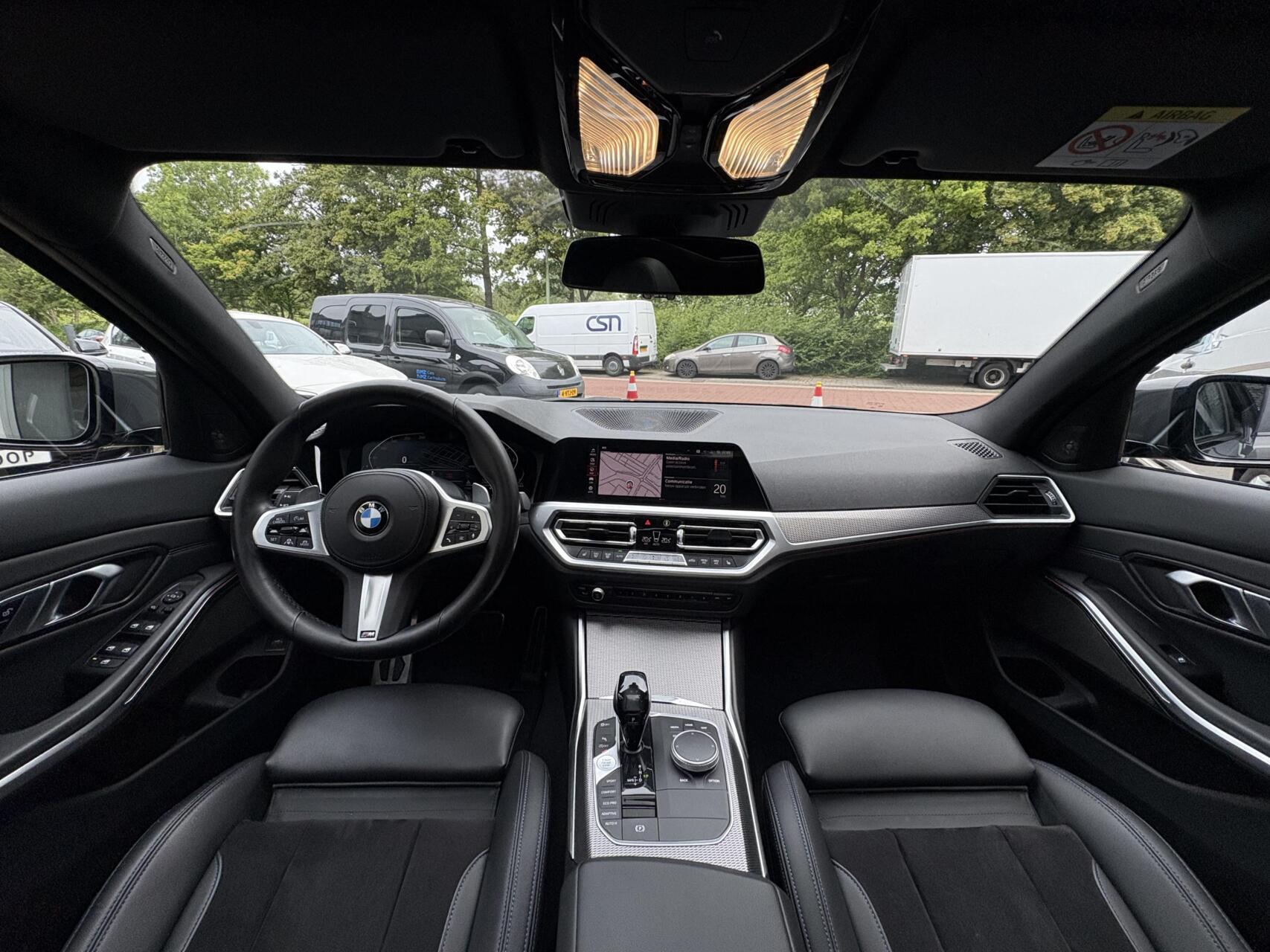 Foto van BMW 330i
