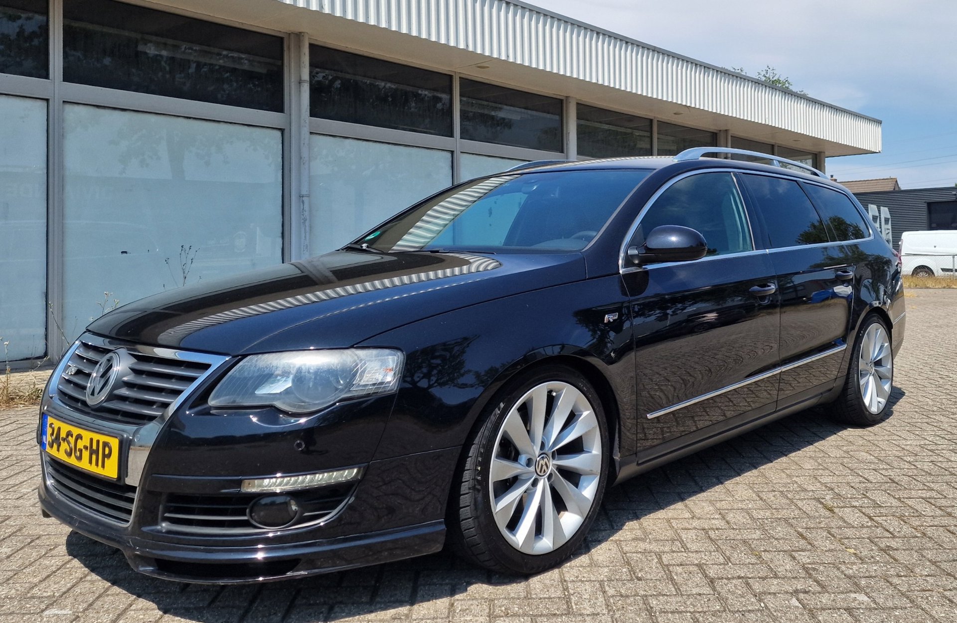 Volkswagen Passat 2.0 Comfortline NAVI LEDER PSENSOR CRUISE TREKHAAK 2 X SLEUTELS 2006 - voorkant