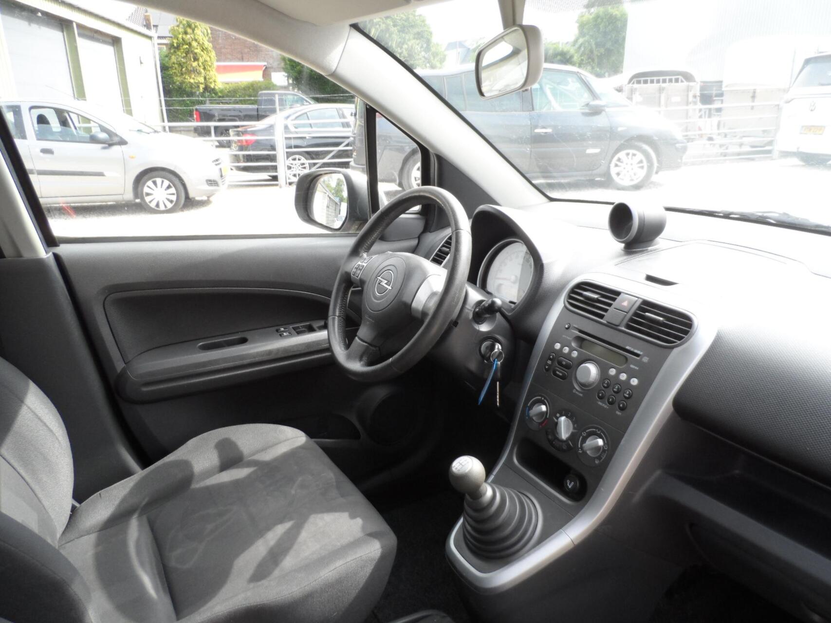 Foto van Opel Agila