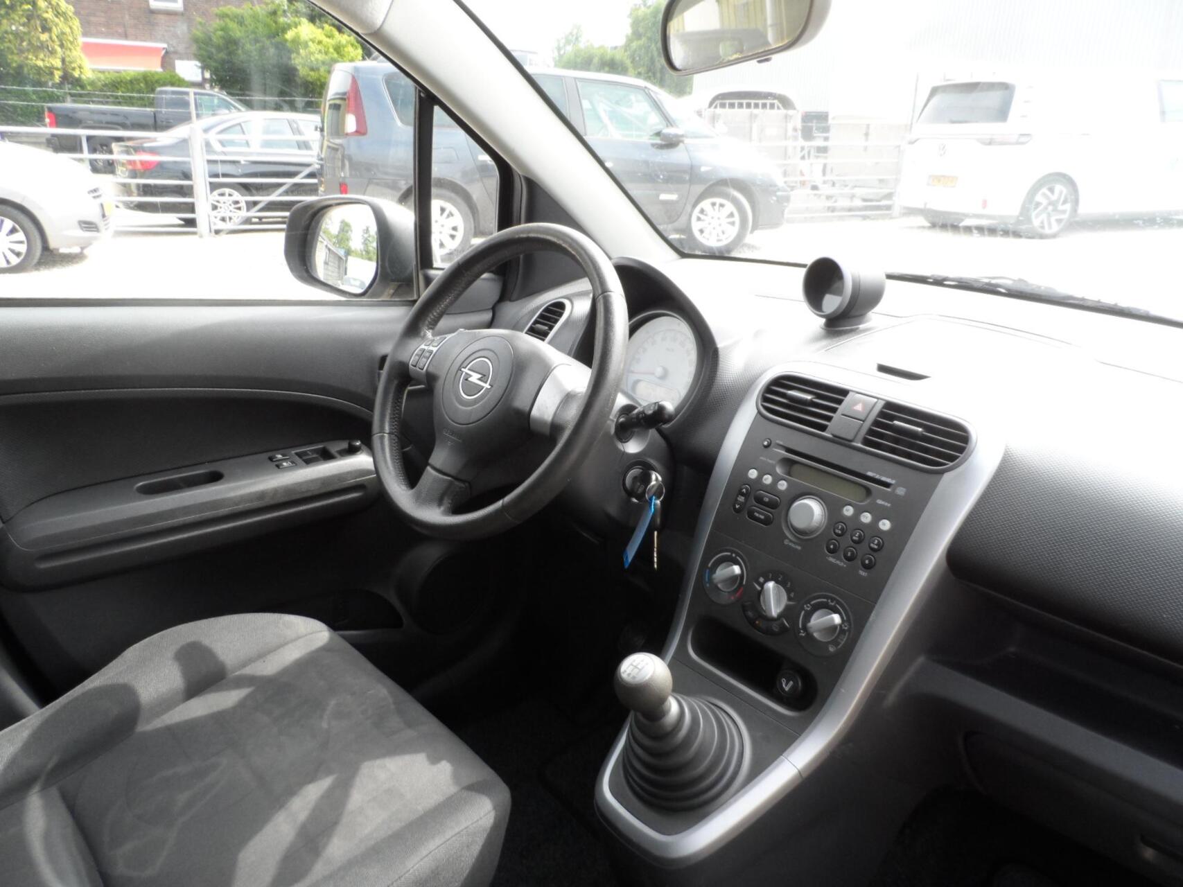 Foto van Opel Agila
