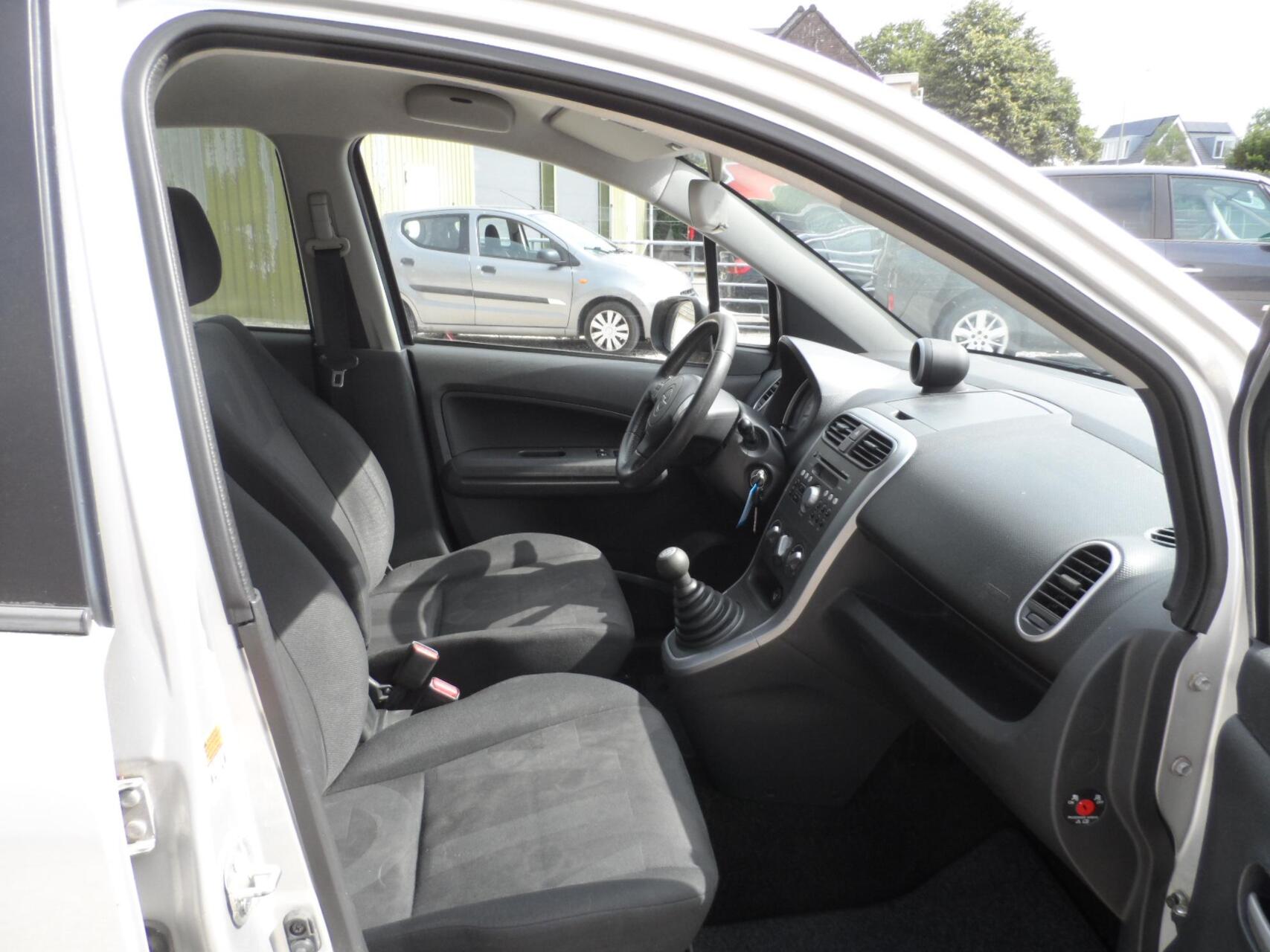 Foto van Opel Agila