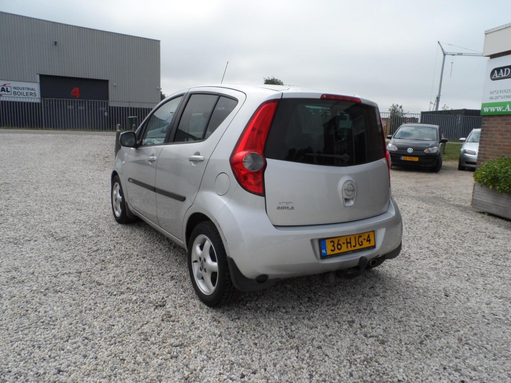 Foto van Opel Agila