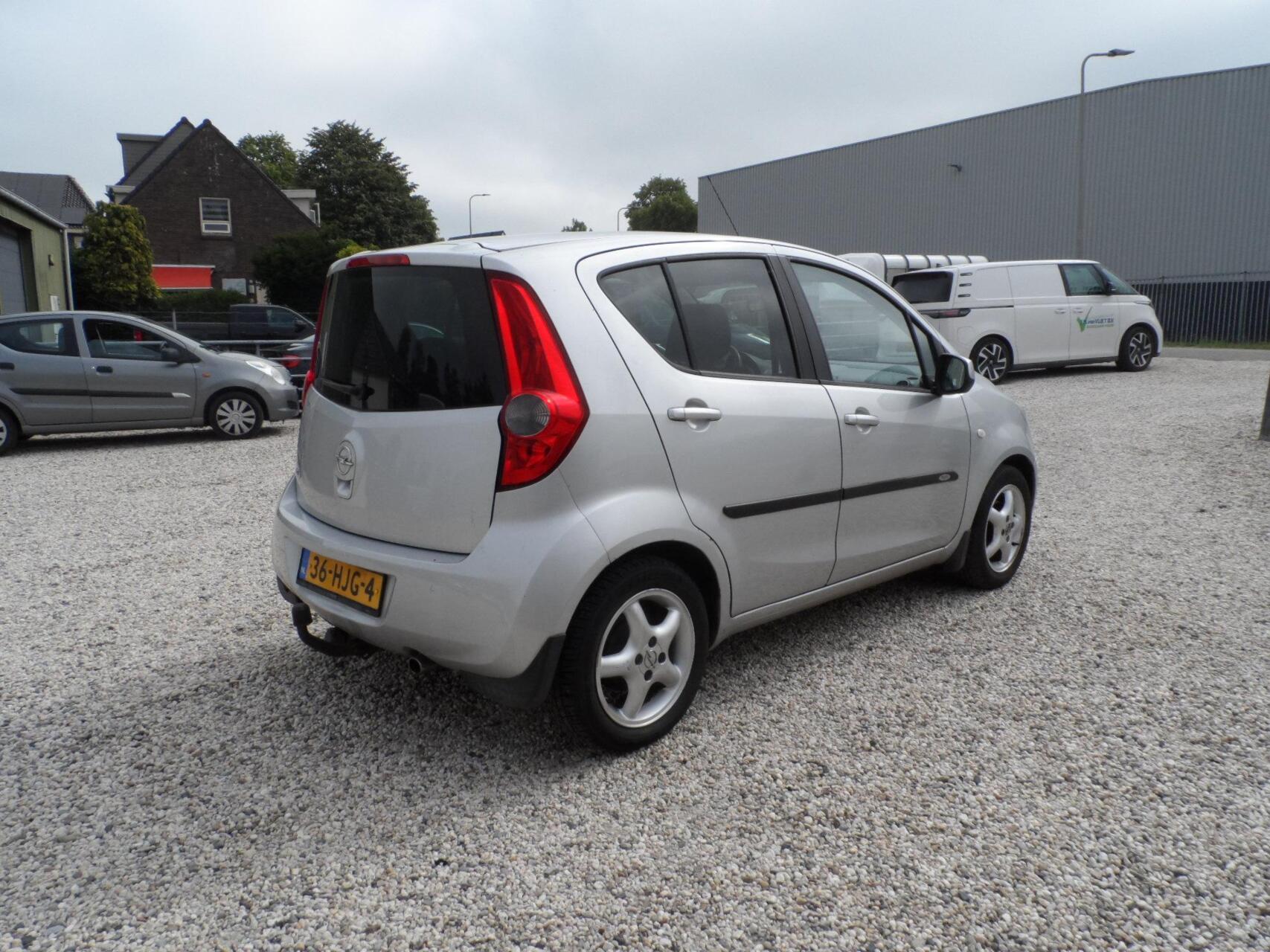 Foto van Opel Agila