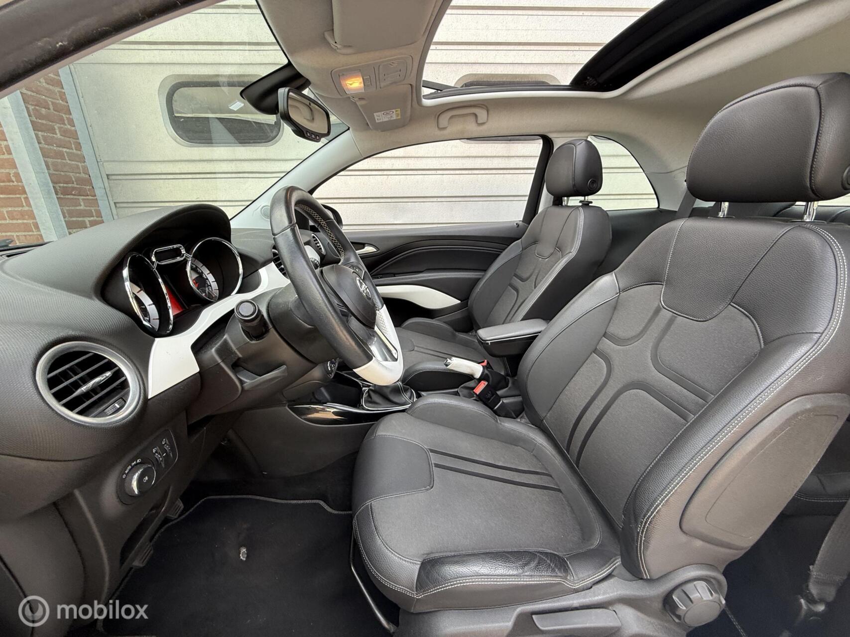 Foto van Opel Adam
